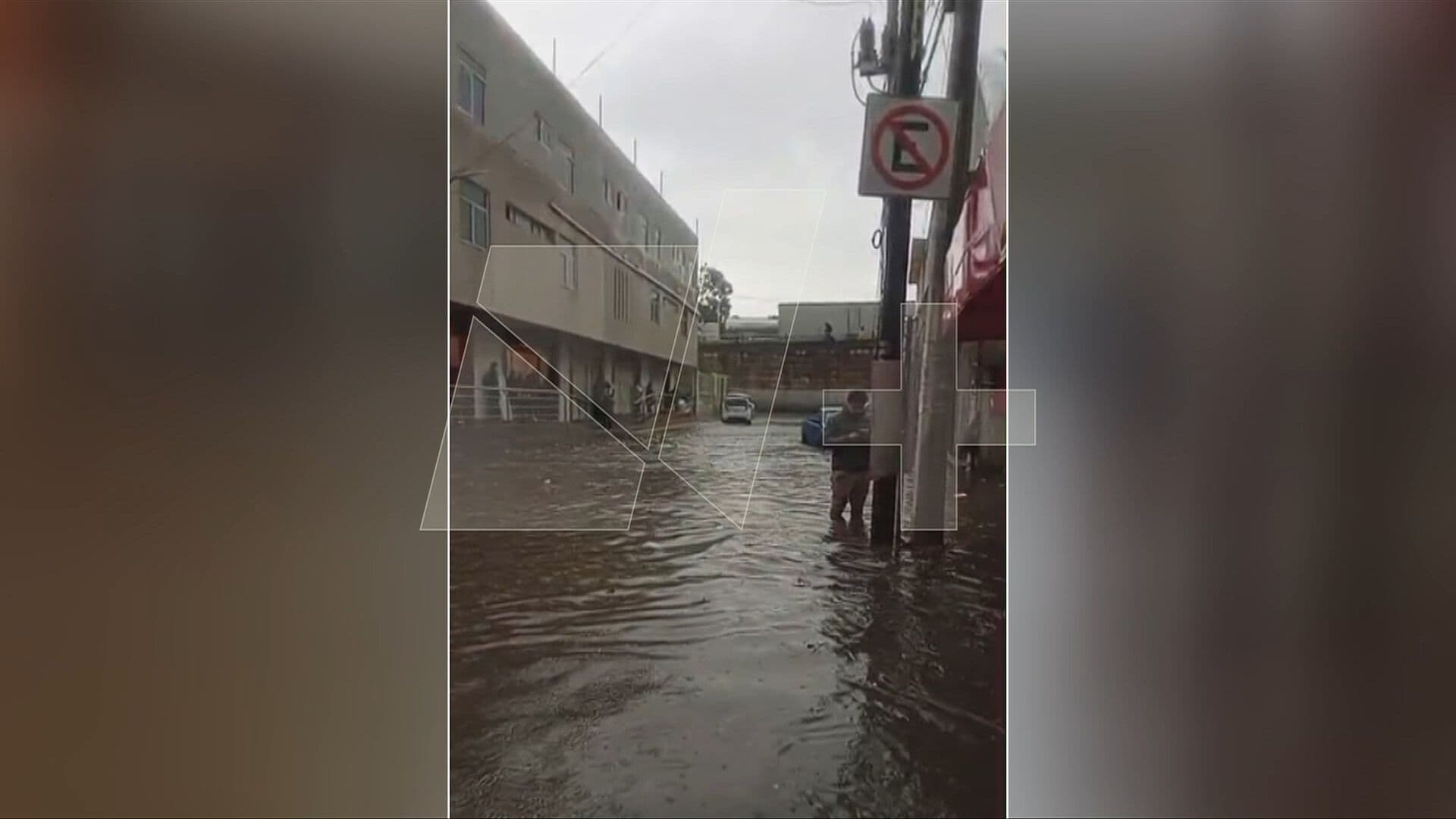 VIDEO: Así se Inundó Estacionamiento del ISSSTE en Tultitlán, Edomex