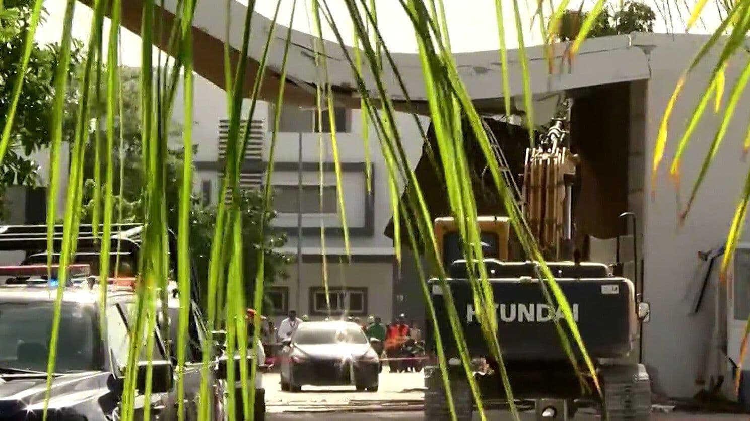 Derrumbe en Acceso de Residencial en Cancún deja 2 Muertos y 7 Lesionados; Investigan Causas