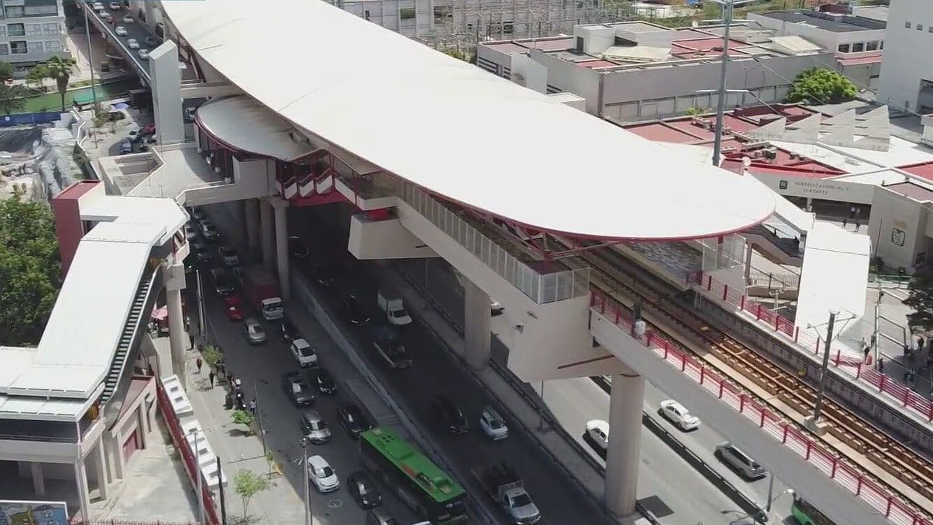Falla Línea 3 del Metro en Monterrey Bajan a Usuarios en Santa Lucía
