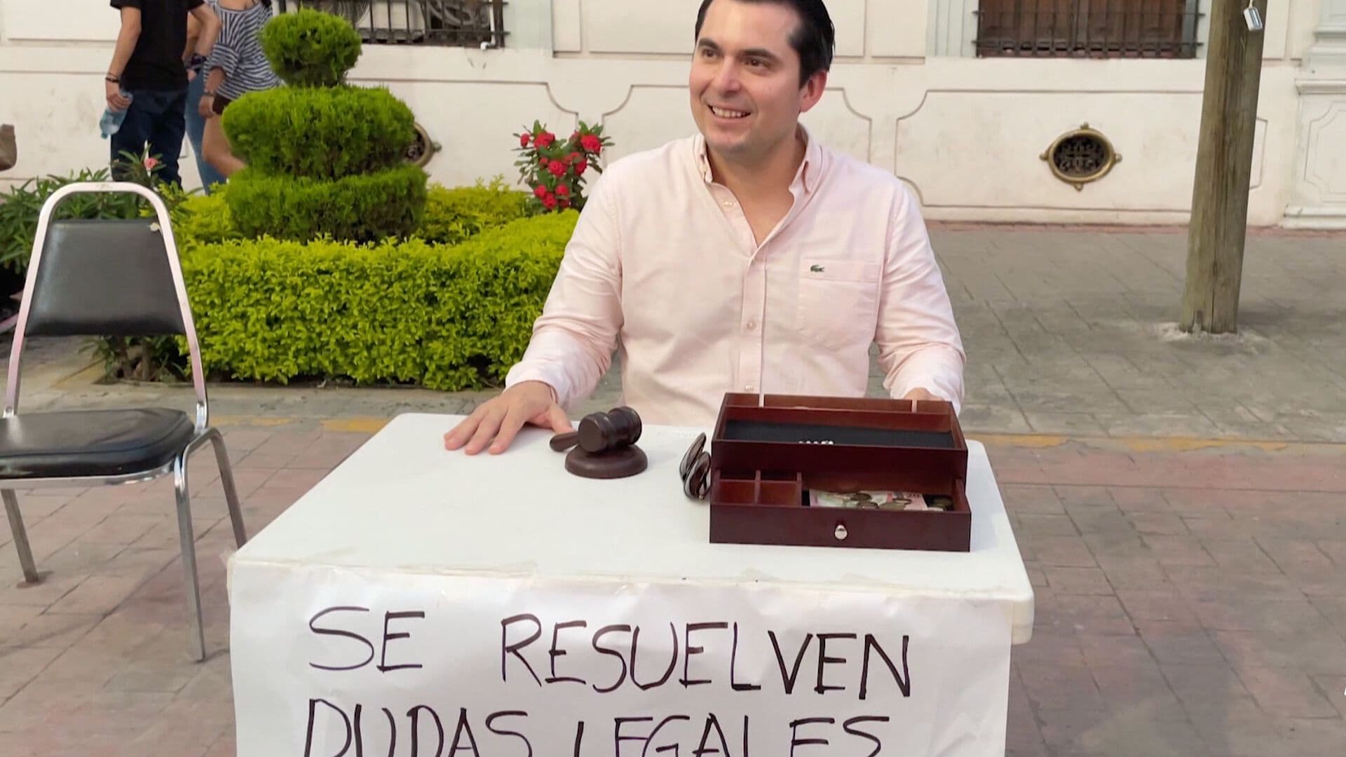 Abogado de Ciudad Victoria, Arnoldo Huerta, se Hace Viral por Ofrecer Asesorías a Bajo Costo