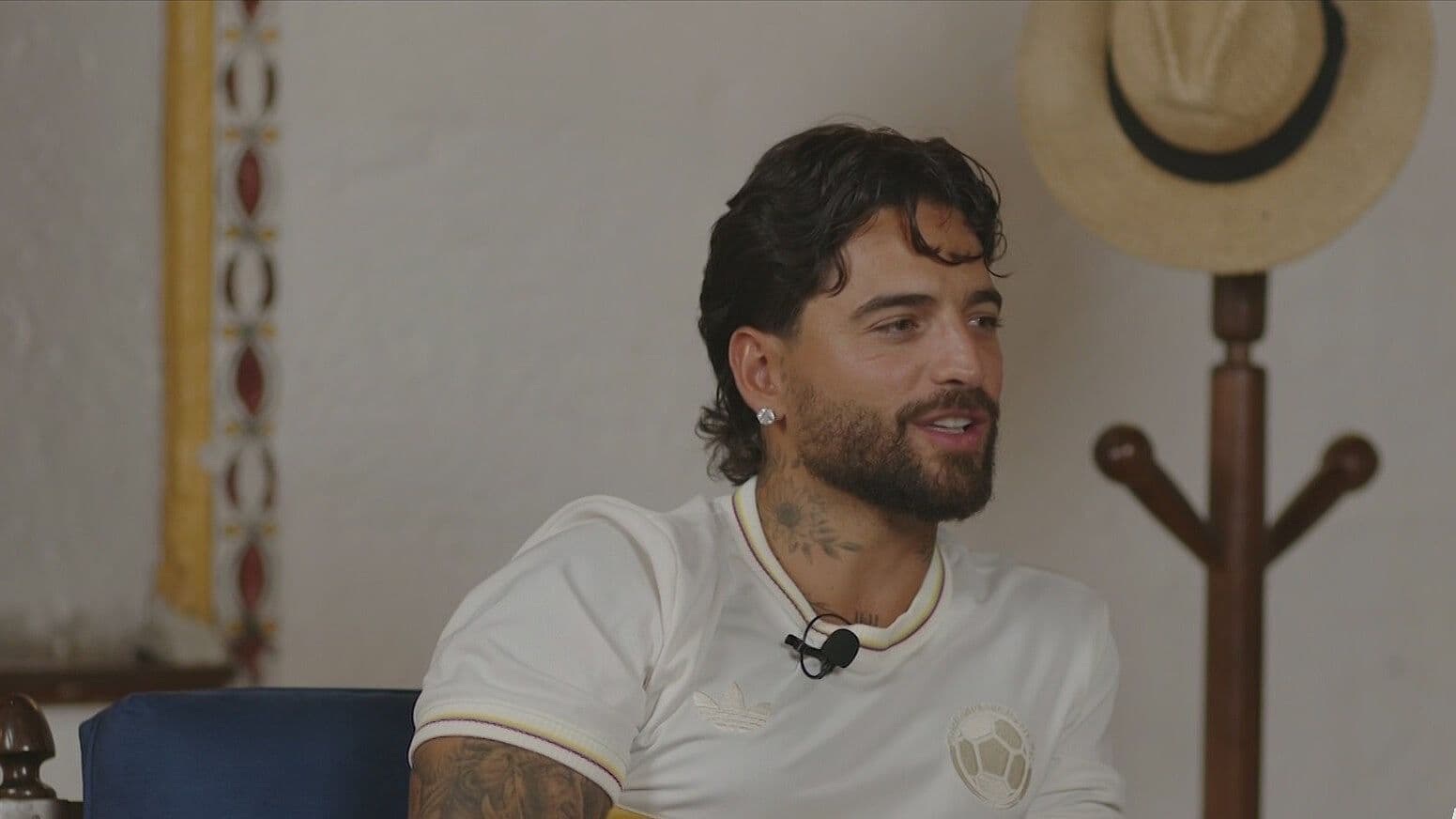"Amo el Futbol": Maluma Revela en Entrevista N+ Su Pasado como Futbolista en Marco del Mundial