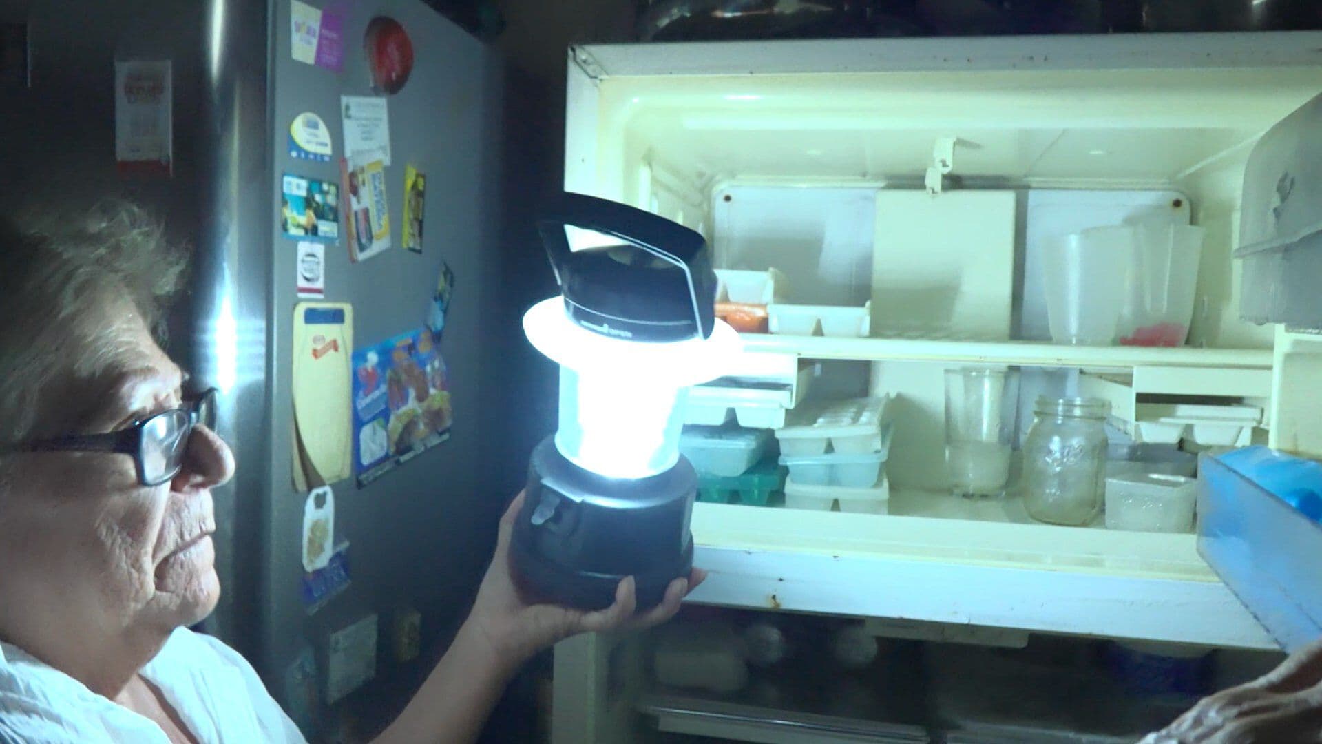Vecinos Cumplen Más de 12 Horas Sin Luz en San Nicolás, Nuevo León