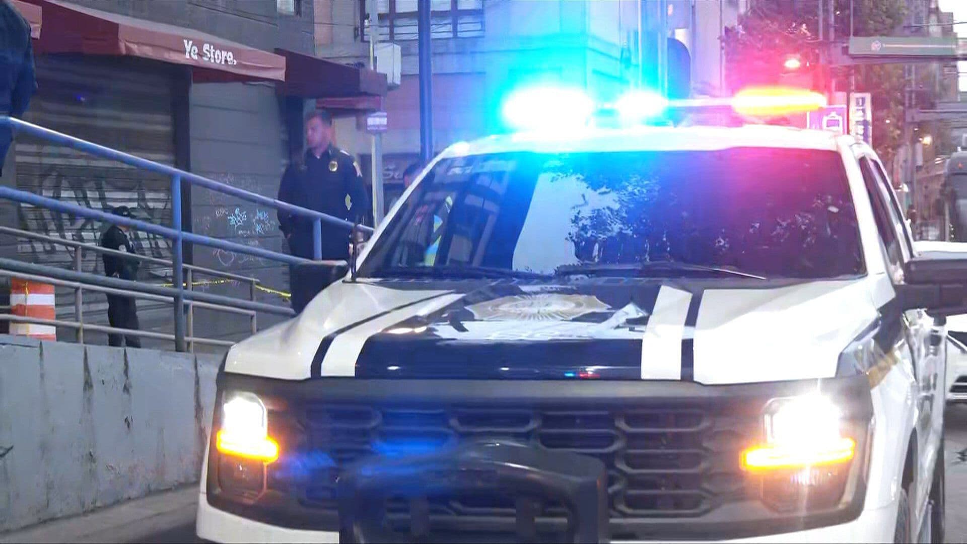 Muere Hombre de 70 Años en Donceles y Eje Central; Investigan si Fue por Causas Naturales