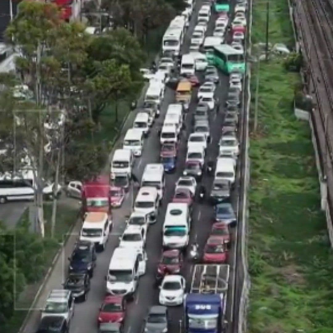 Desde el Aire: Así se Ven las Filas Kilométricas en la Calzada Zaragoza por Bloqueo