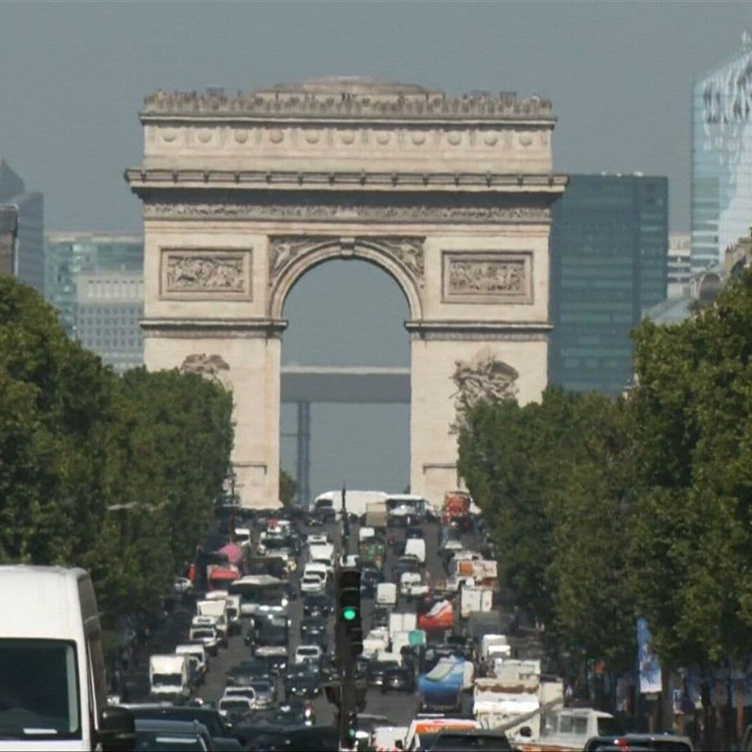 Francia Activa Alerta Roja por Calor de 44 Grados; Suman 40 Muertos por Ahogamiento