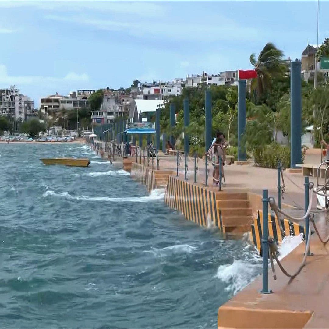 Así se Ve el Fuerte Oleaje en el Puerto de Acapulco por el Huracán Polo