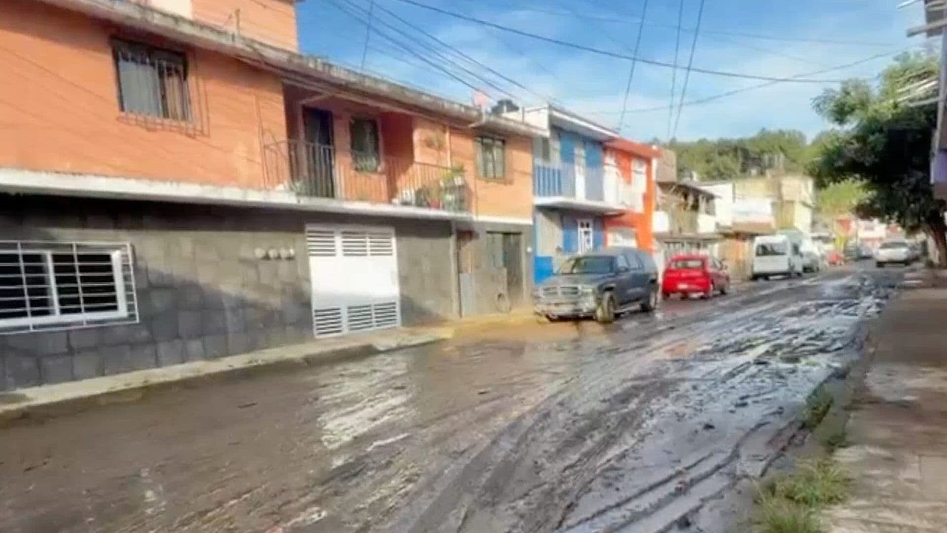 Calles Permanecen con Lodo tras Inundación en la Colonia Cerro Colorado de Xalapa Veracruz