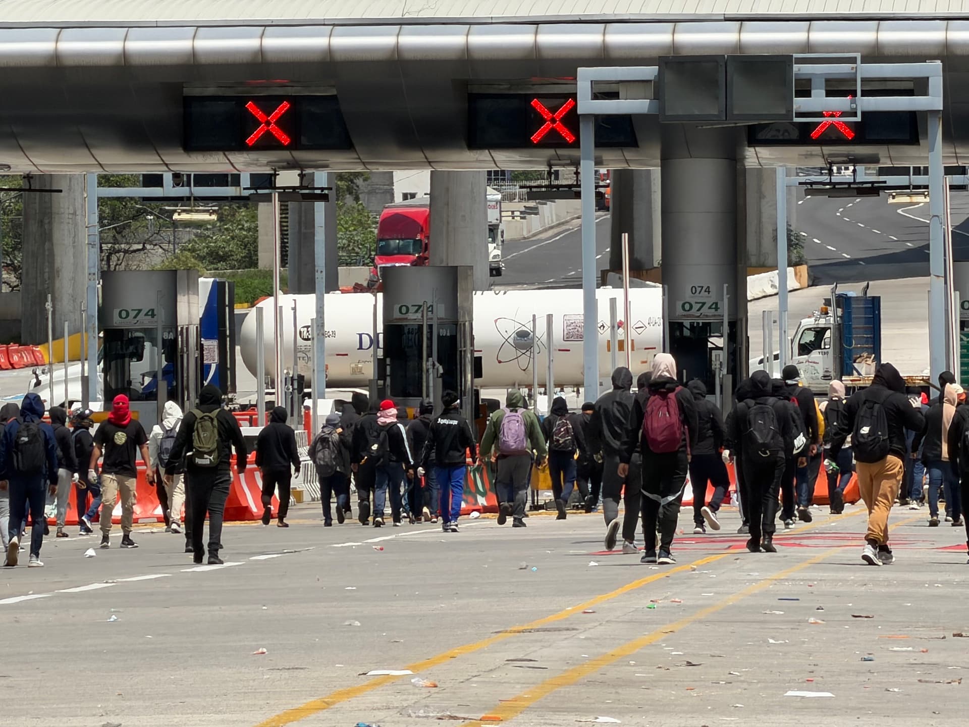 Afectaciones por lluvia en el eje uno  · Aeropuerto Internacional de la Ciudad de México, Venustiano Carranza | Lizandro González Guerrero