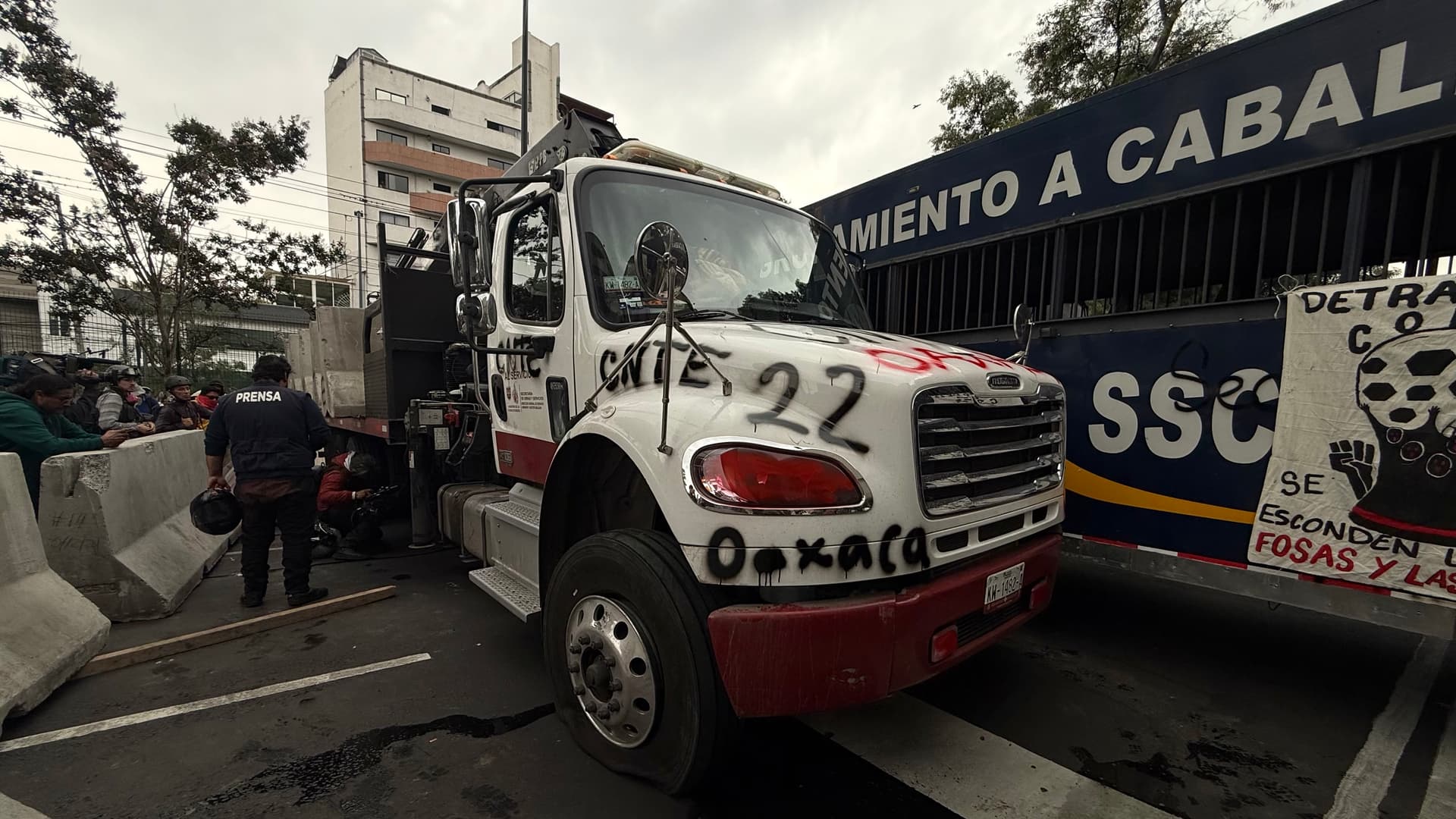 Integrantes de la CNTE protestan rumbo a Estadio Ciudad de México · Reforma, Ciudad de México  | Silvana Flores