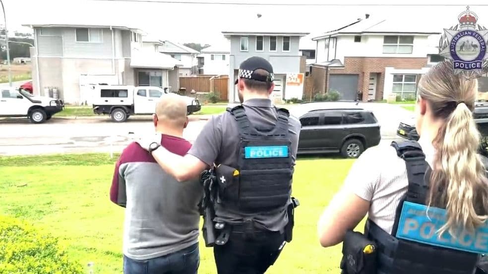 Acusan a Papá e Hijo Mexicanos por Traficar 200 kilos de Metanfentamina en Australia
