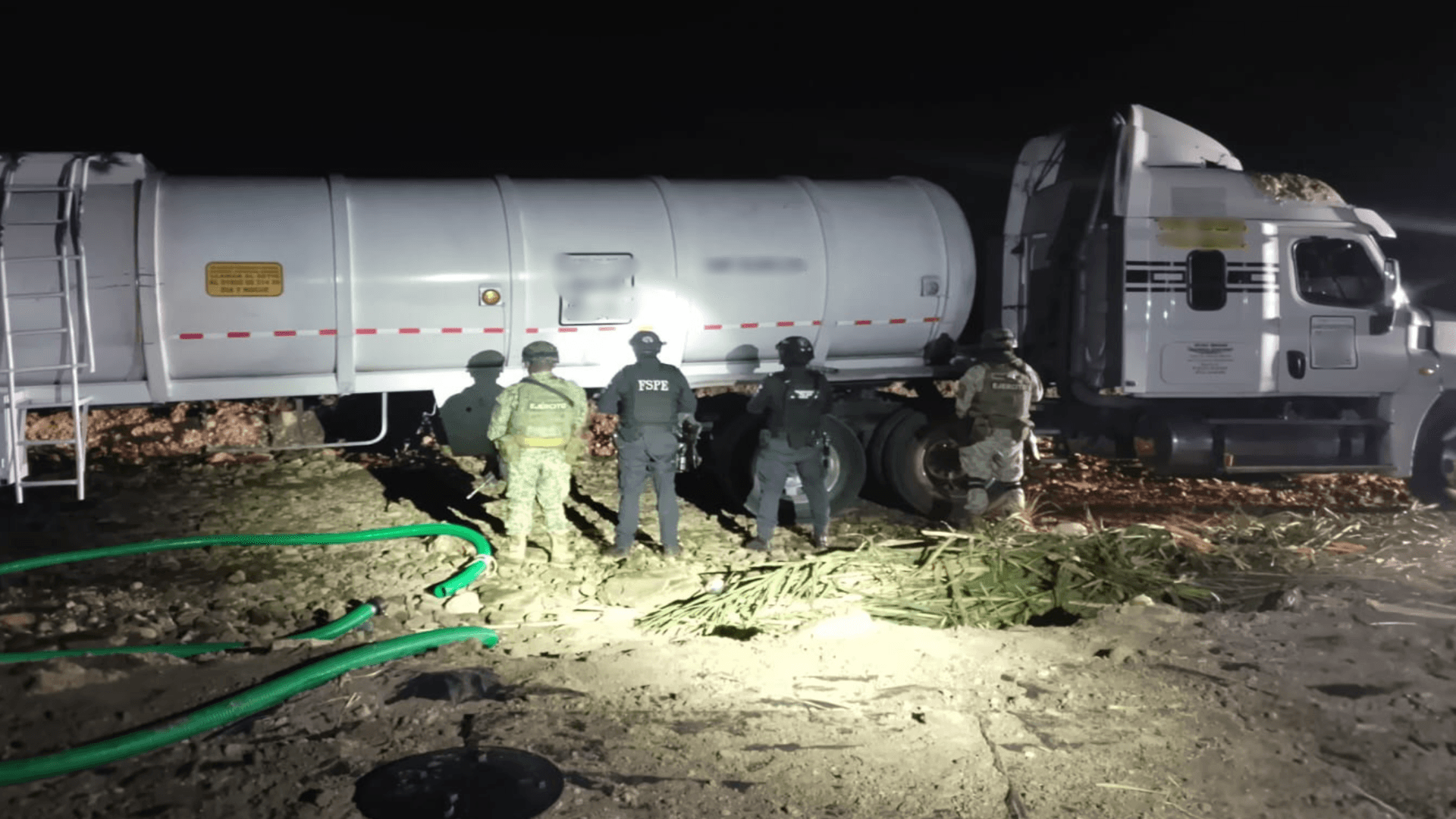 Aseguran Más de 110 Mil litros de Huachicol y Un Tractocamión en Abasolo, Guanajuato