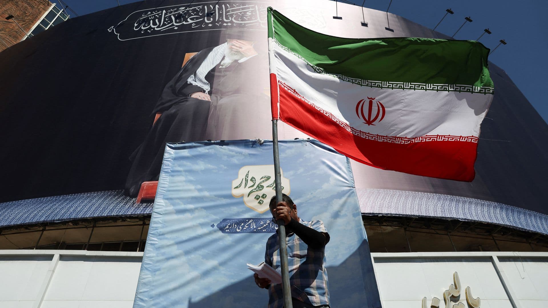 Afirman que Irán Incluyó Cláusula de Peaje en Ormuz; Israel Descarta Irse de Líbano