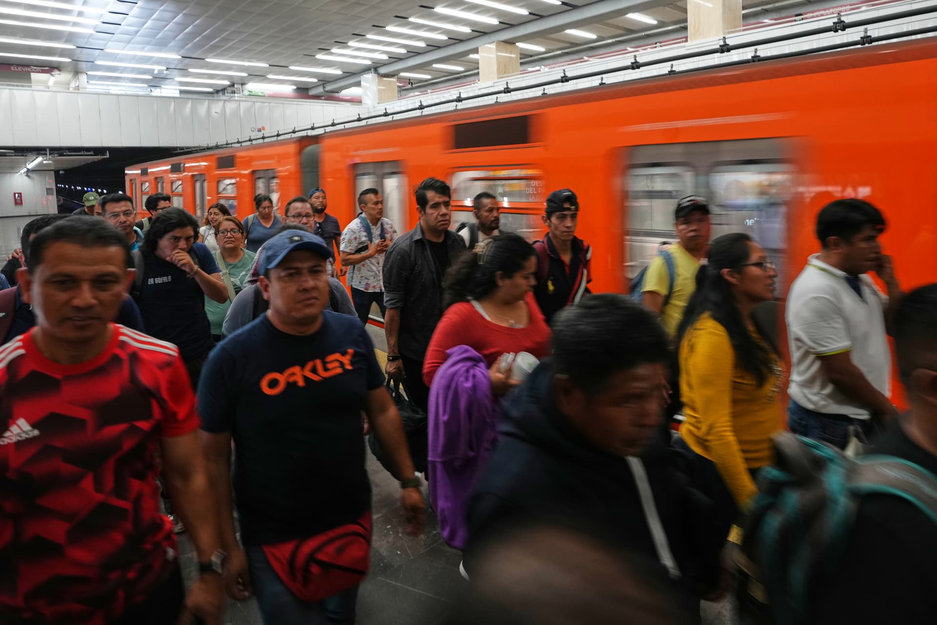 Estaciones del Metro CDMX Cerradas Hoy: Así Está el Servicio este Lunes