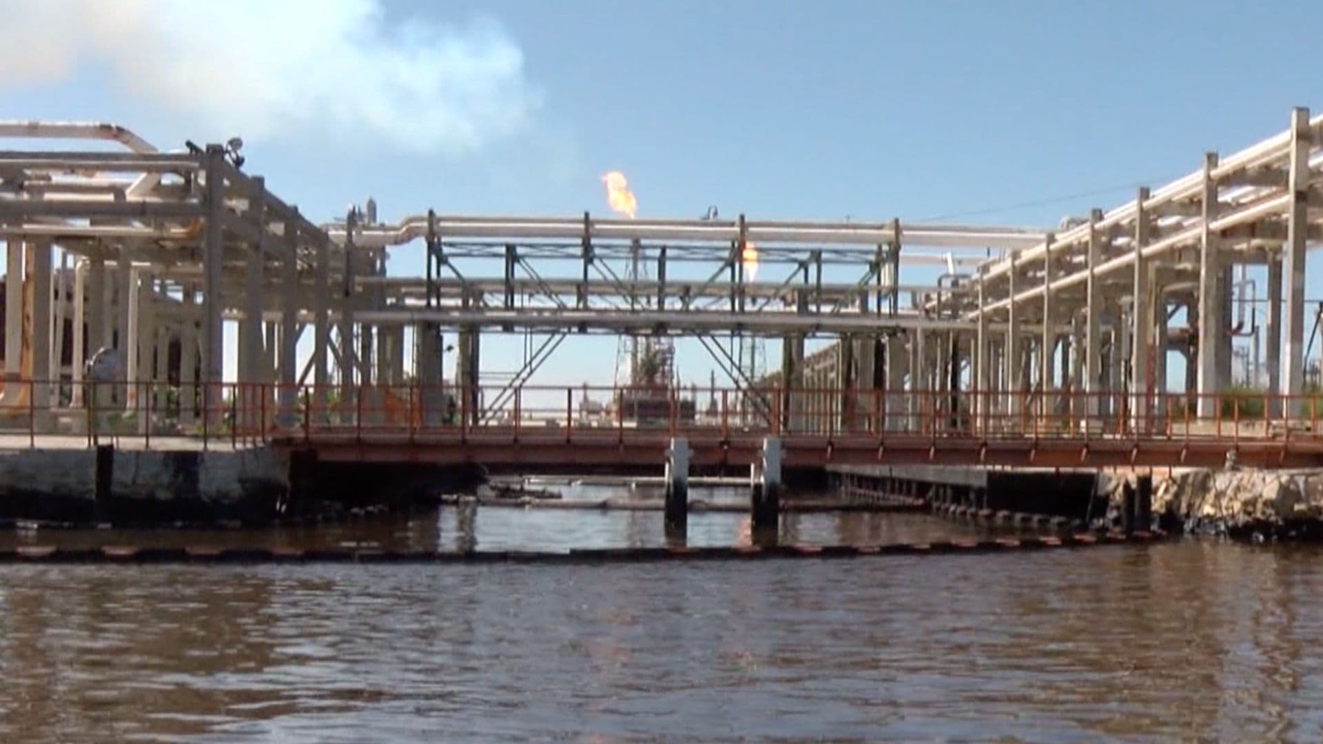 Investigan Presencia de Presunta Mancha de Hidrocarburo Detectada en el Río Pánuco
