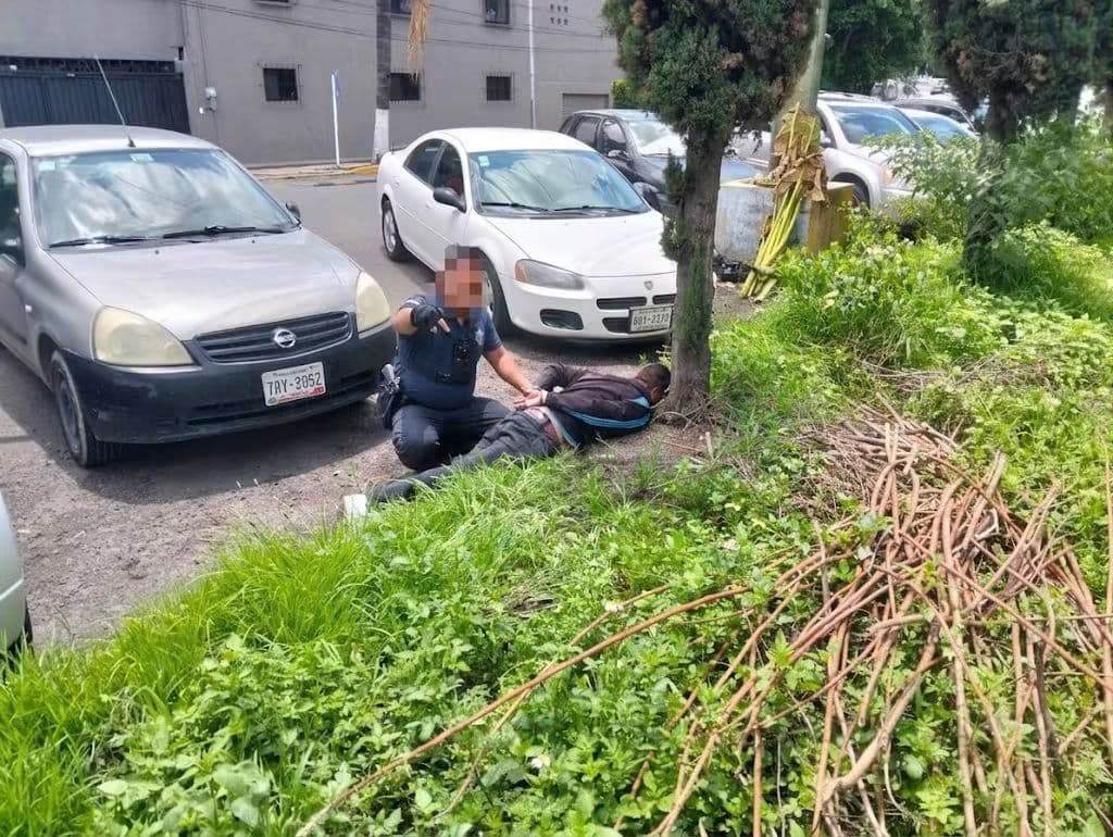 Ladrón Asalta a Cuentahabiente y Dispara contra la Policía para Escapar en Puebla