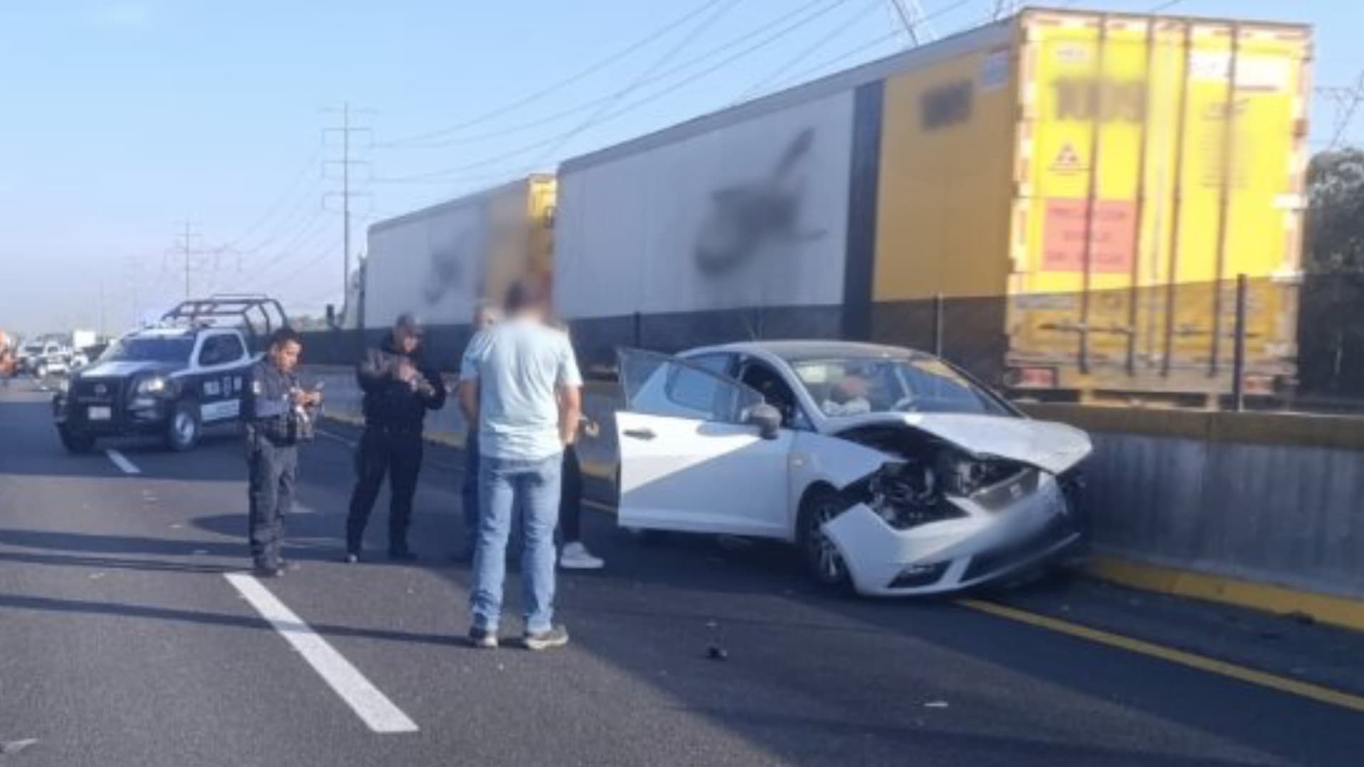 Accidente en la Autopista México-Puebla provoca cierre parcial.