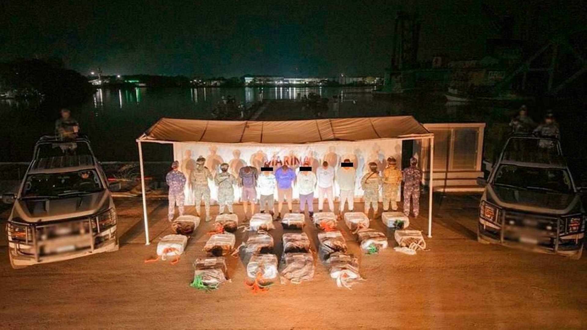 Detenidos y cocaína decomisada frente a Chiapas.