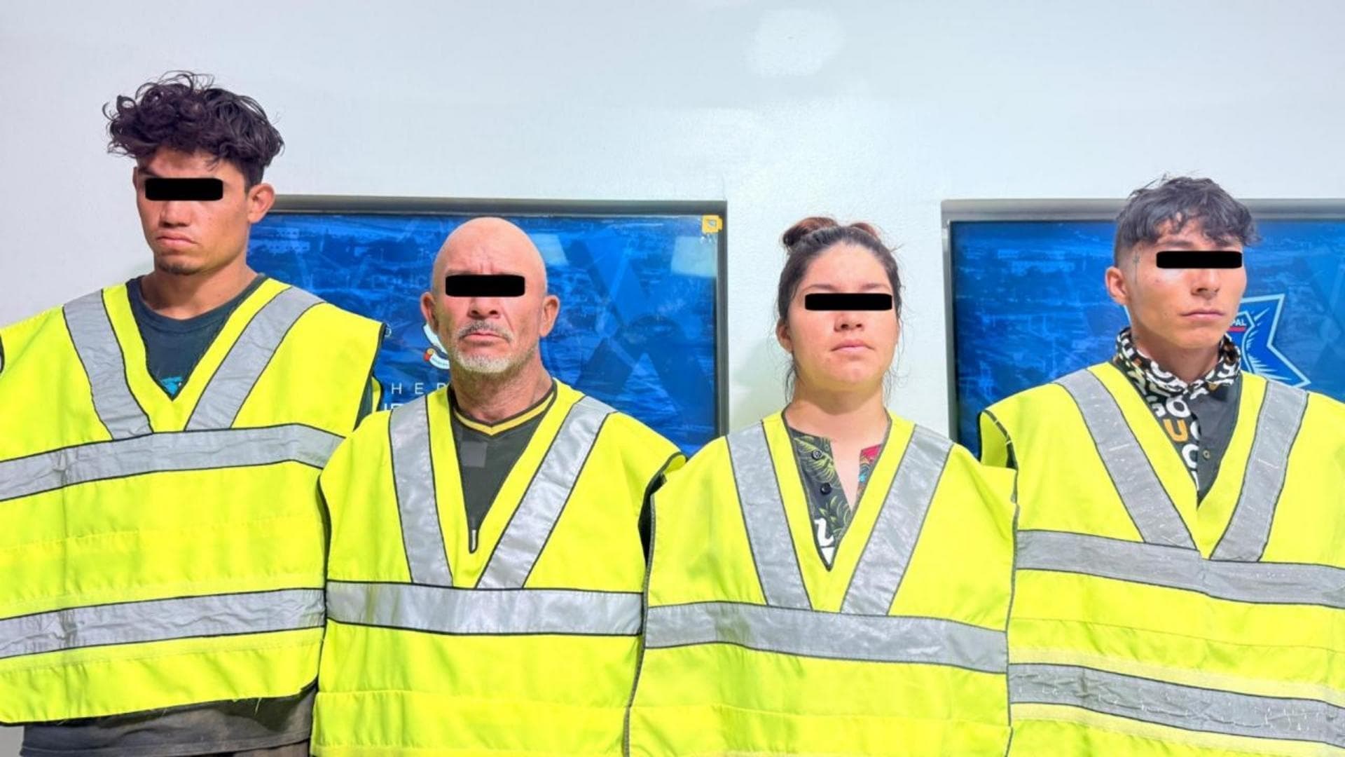 Los detenidos, así como el arma y los indicios localizados, fueron puestos a disposición de la autoridad correspondiente.