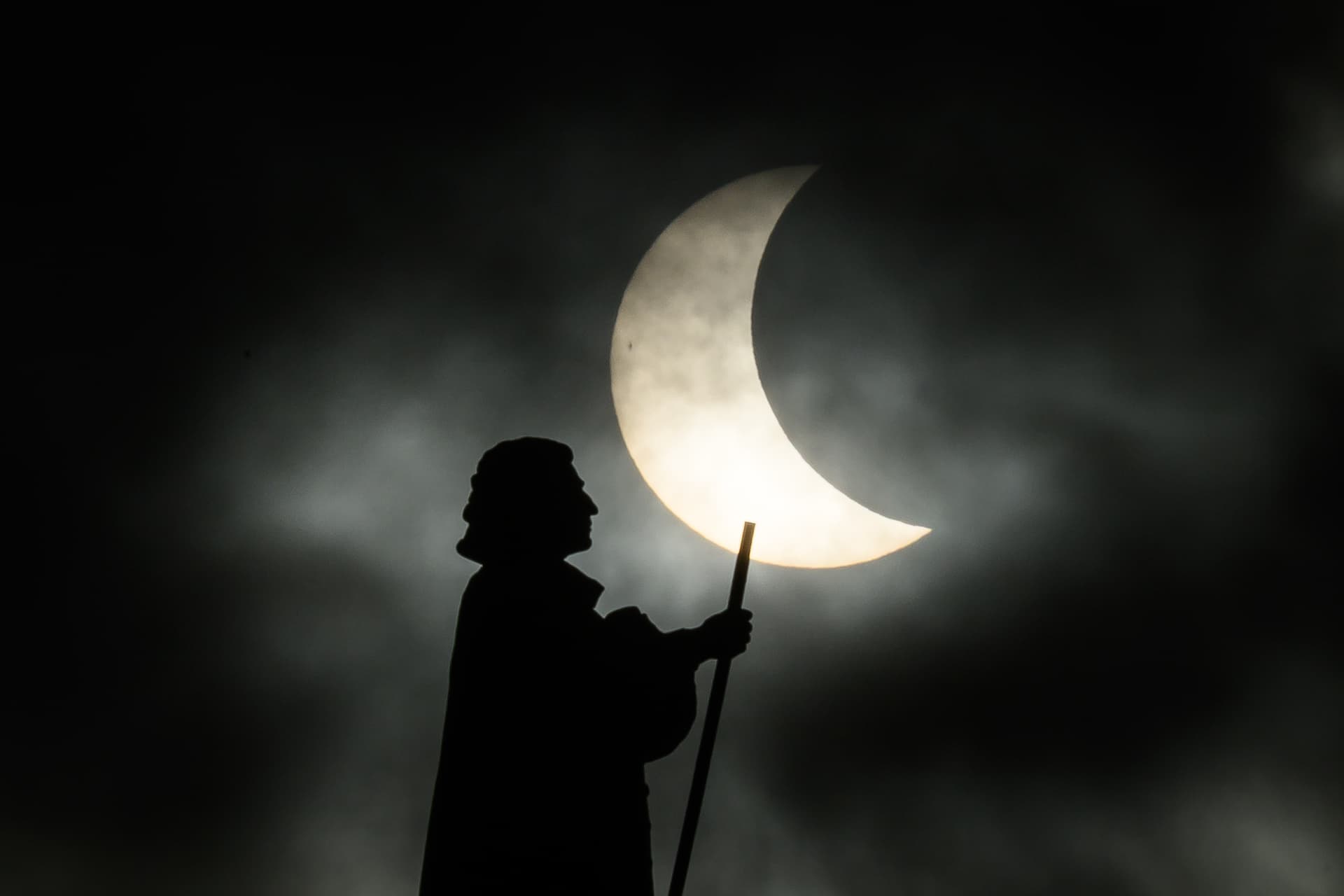 ¿Dónde Ver En VIVO el Eclipse Solar de 2026? Link y Hora Exacta del Espectáculo Astronómico