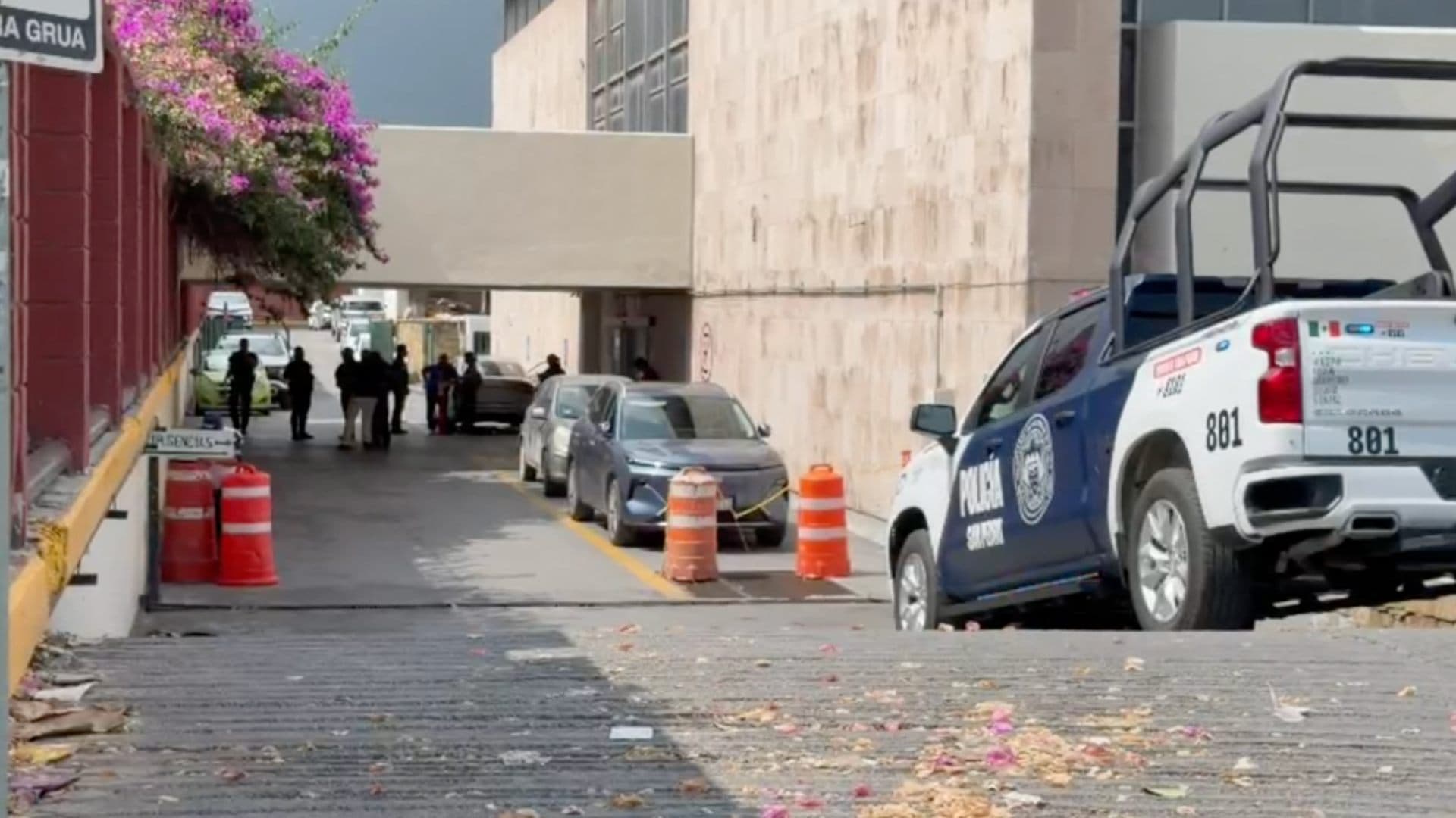 Mujer Llega Sin Vida en Auto Particular a Clínica No. 7 del IMSS en San Pedro, Nuevo León