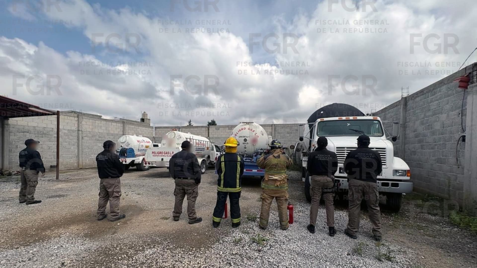Recuperados 10 Mil Litros Gas Ilegal Cateo Inmueble Santa María Texcalac Apizaco Tlaxcala