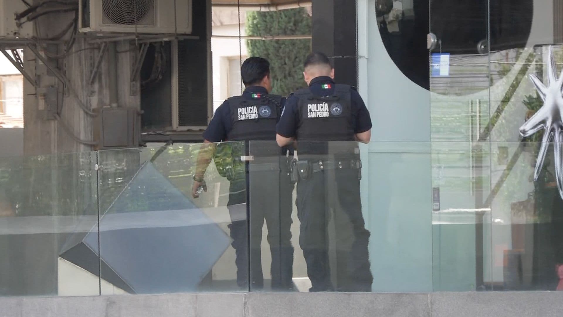 Roban Reloj de Lujo en Edificio de Locales en San Pedro, Nuevo León