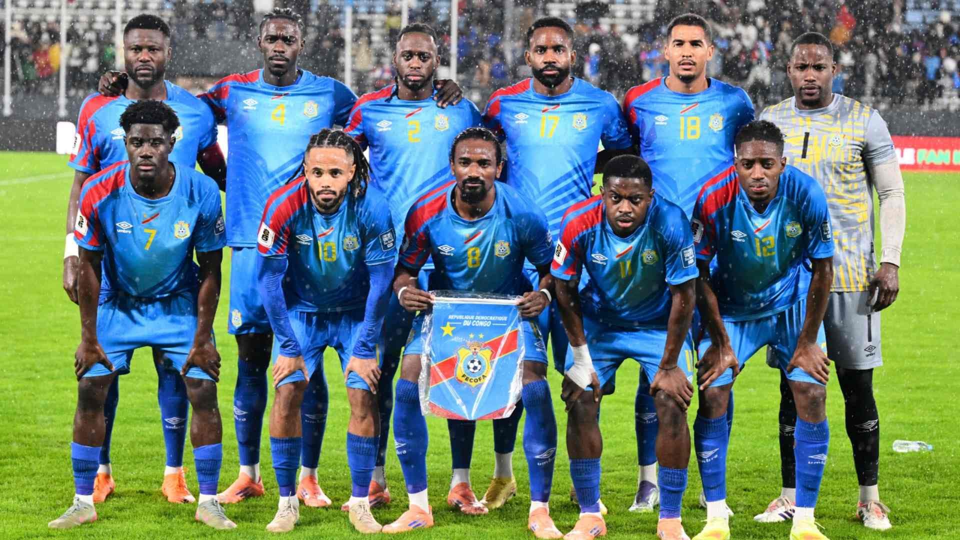 Jugadores del Congo posan antes del encuentro de la eliminatoria a la Copa Mundial en noviembre 2025.