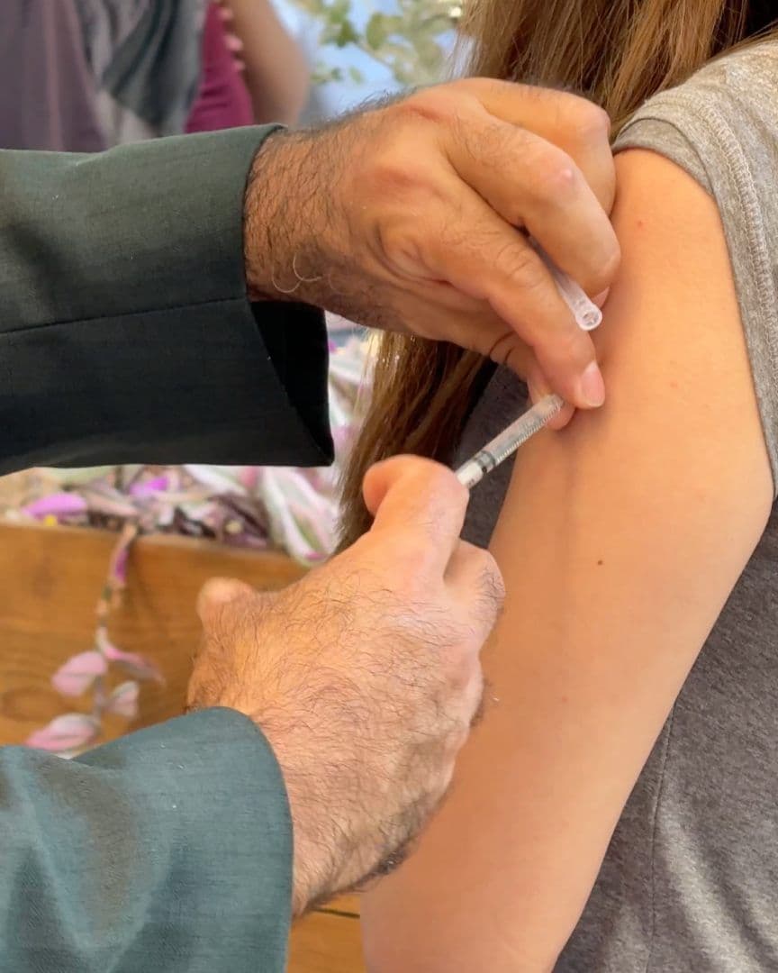 Persona Vacunándose Imagen: N+