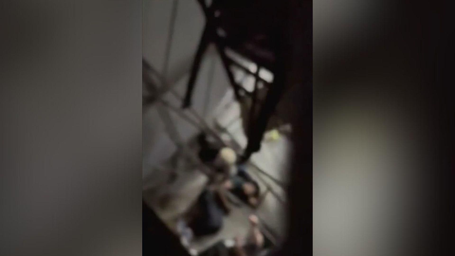 VIDEO: Colapsa Tablón Durante Concierto de Quevedo en Palacio de los Deportes en CDMX