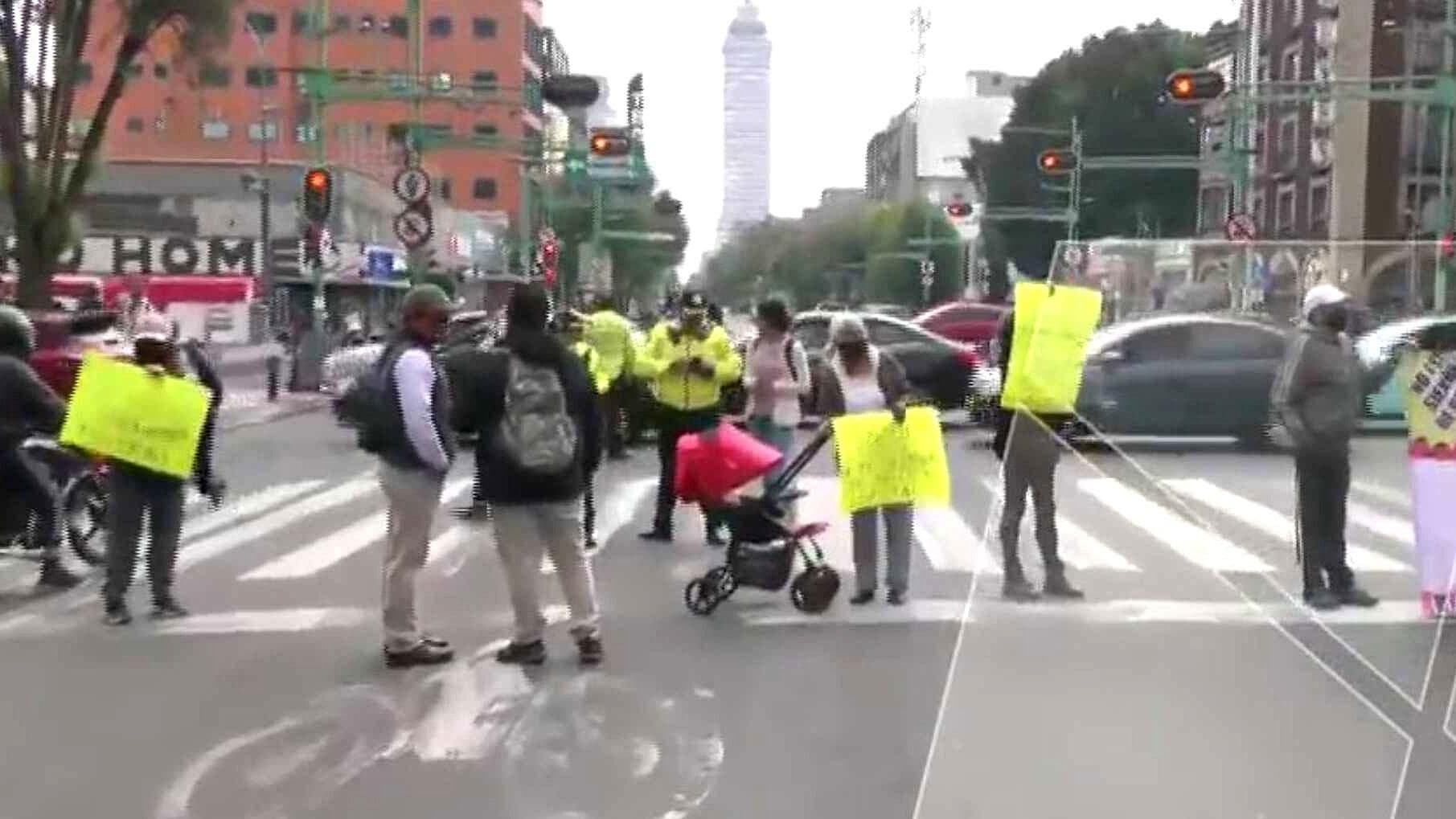 Manifestantes Bloquean Eje Central Lázaro Cárdenas, CDMX: Alternativas Viales