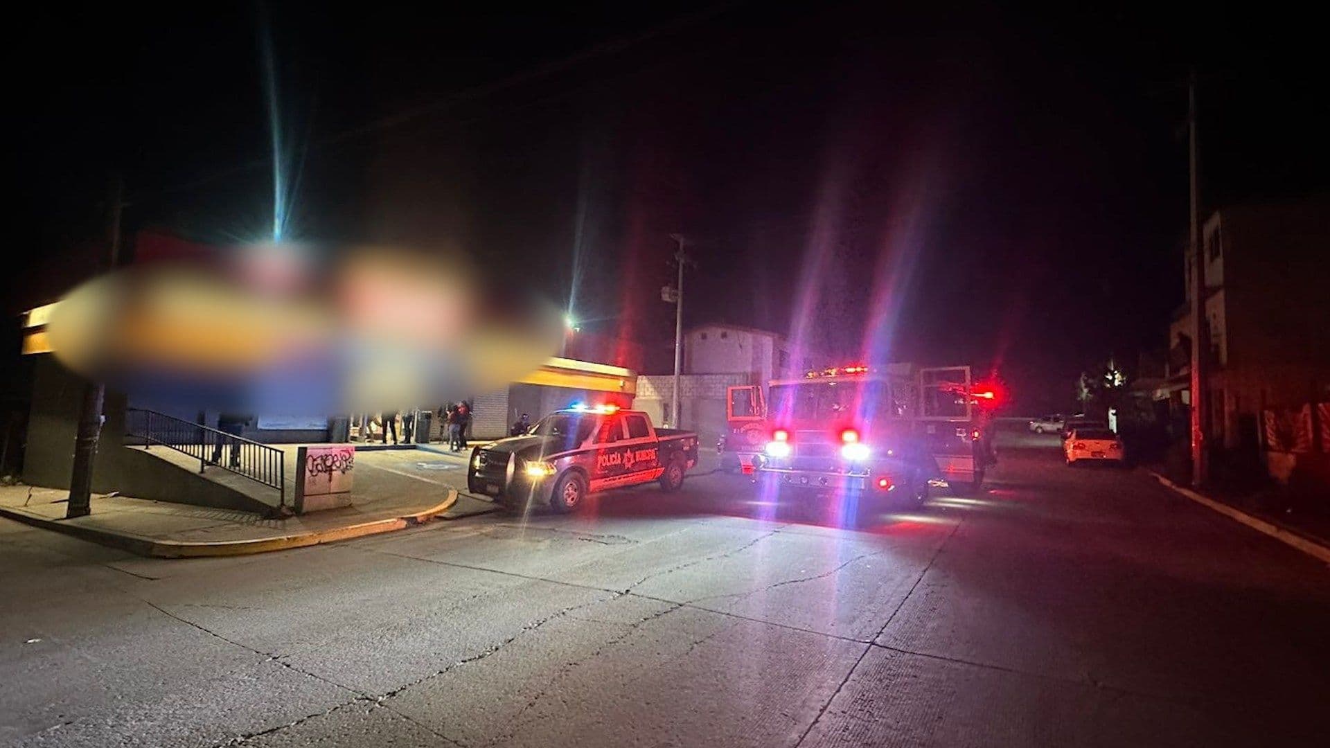 Atienden Conato de Incendio en Comercio de Rosarito; No se Registran Lesionados