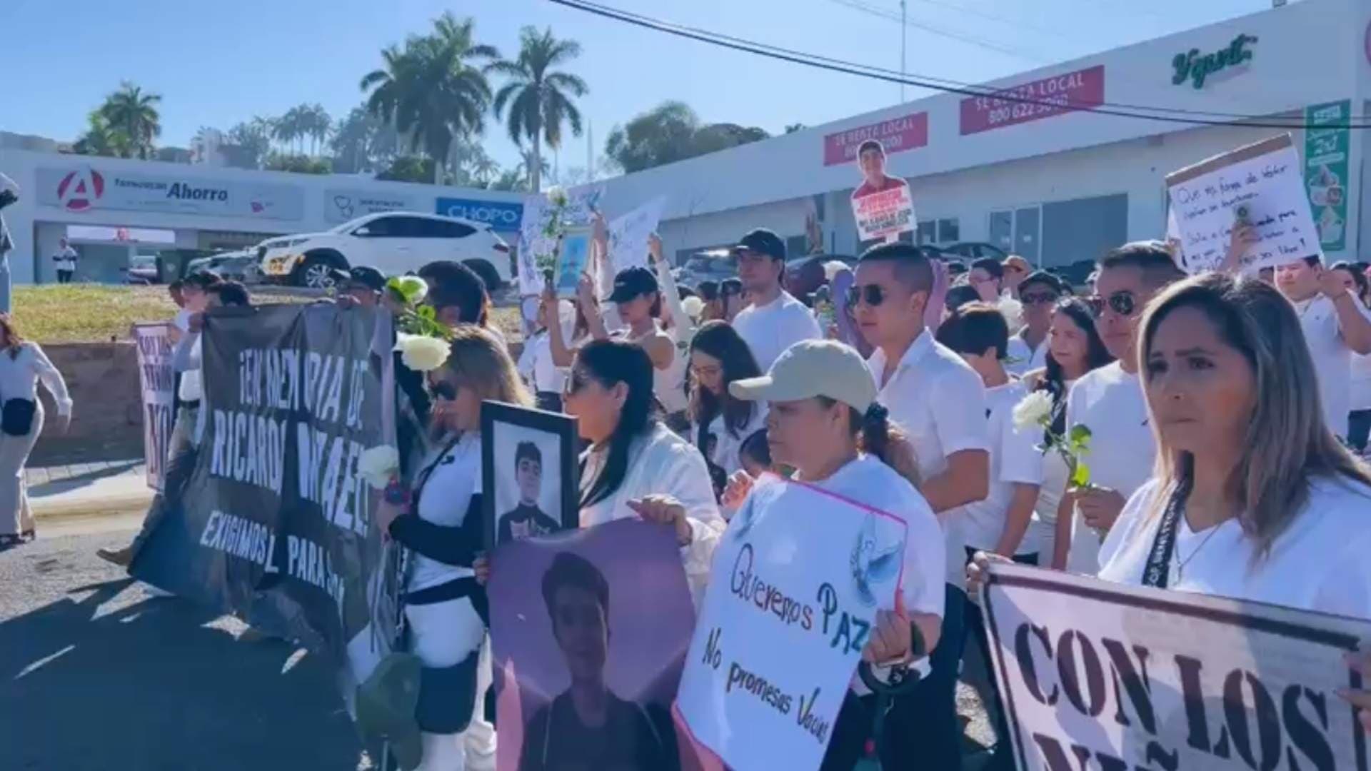 Marchan por Ricardo Mizael en Culiacán; Fue Confundido por Hombres Armados