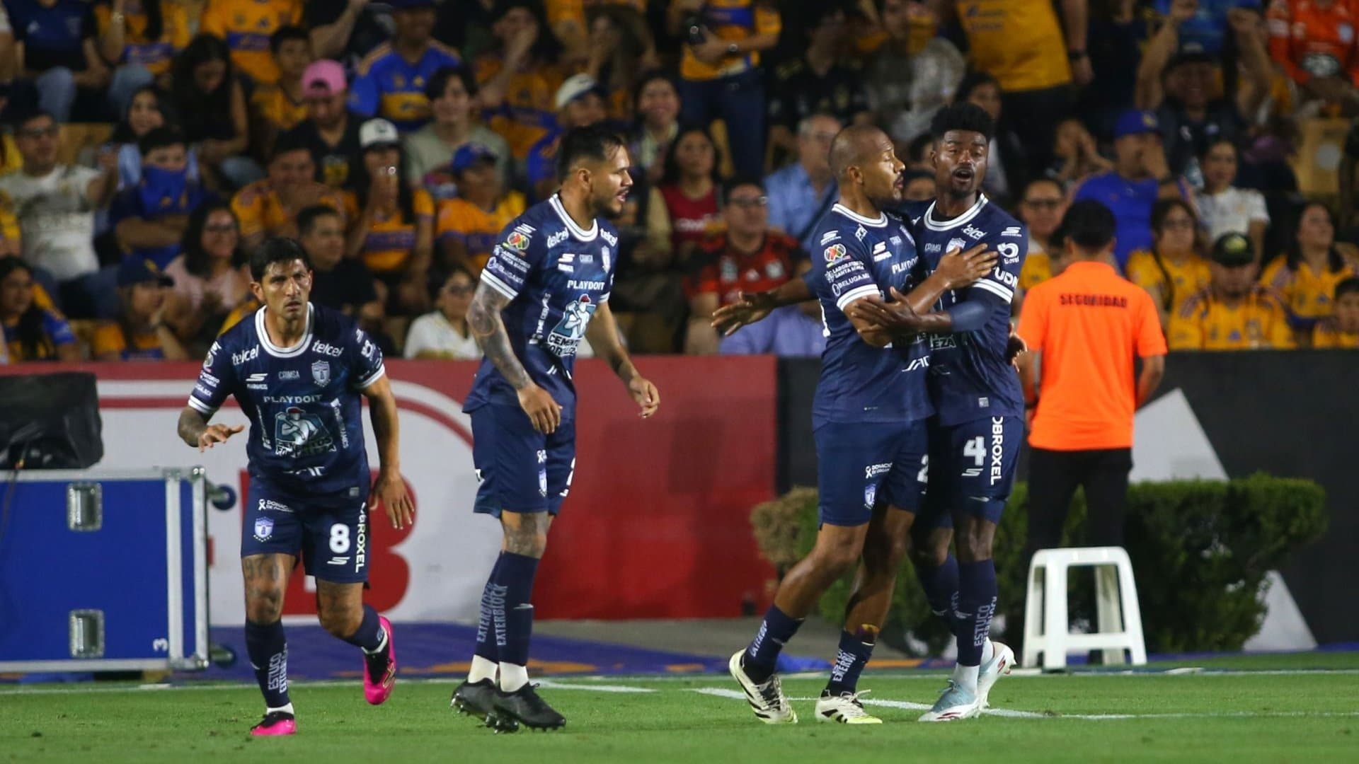 Con Golazo del Brasileño Kenedy, Tuzos de Pachuca Dobla en Casa a Tigres de la UANL