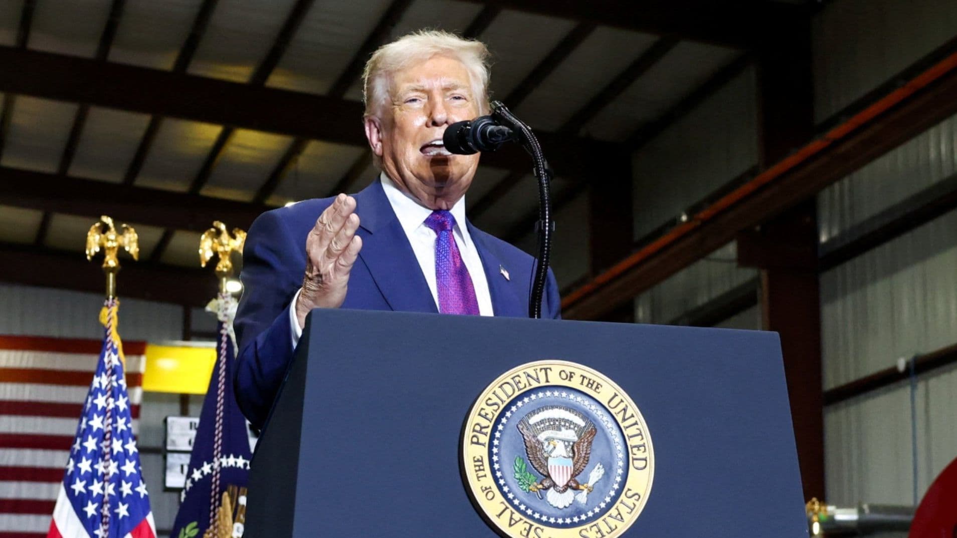 Asegura Trump que Están en Camino a Houston Millones de Barriles de Petróleo Venezolano