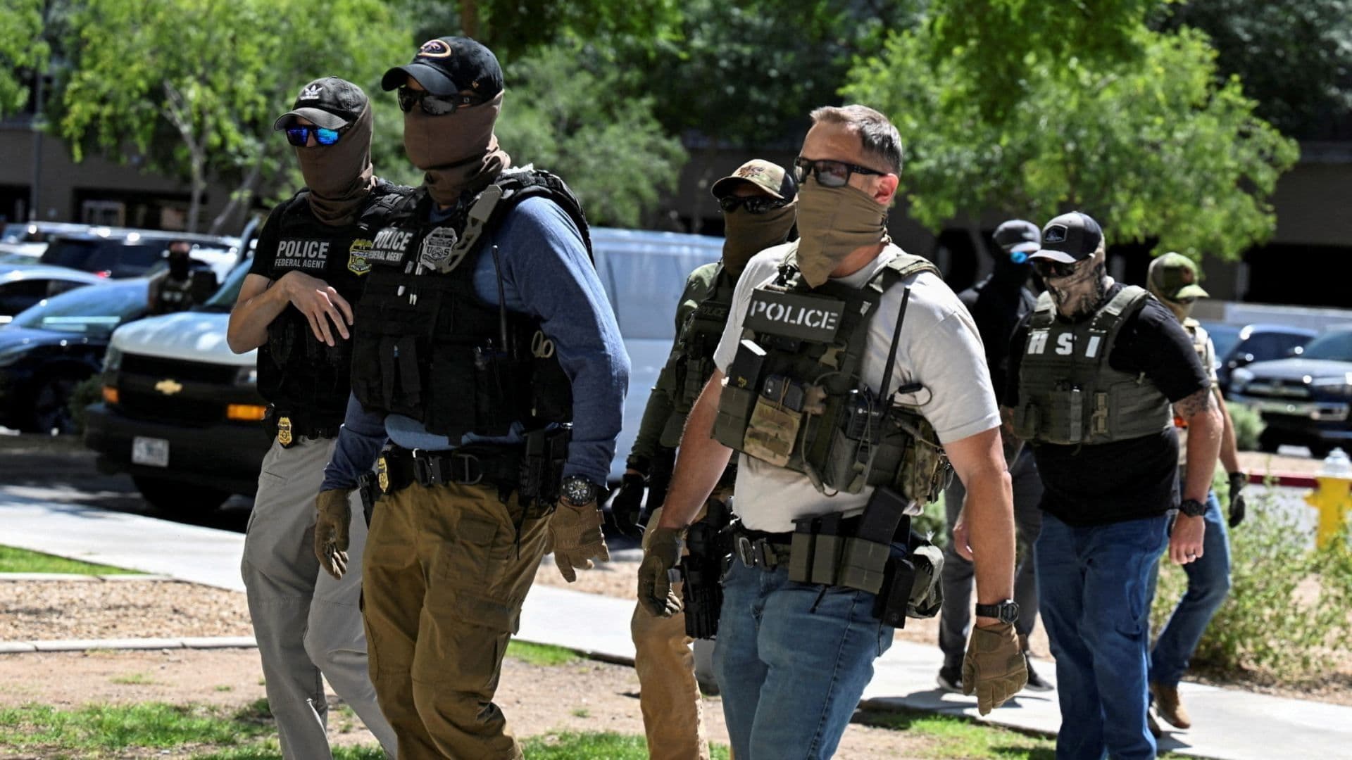 Corte Emitió Suspensión que Bloquea la Prohibición del Uso de Máscaras a Agentes en California