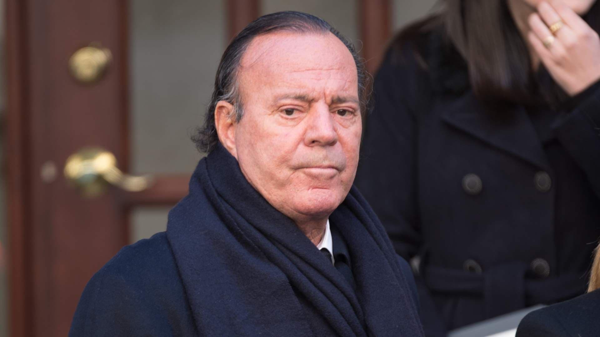 Julio Iglesias Demanda a Yolanda Díaz, Vicepresidenta Segunda de España: ¿De Qué la Acusa?