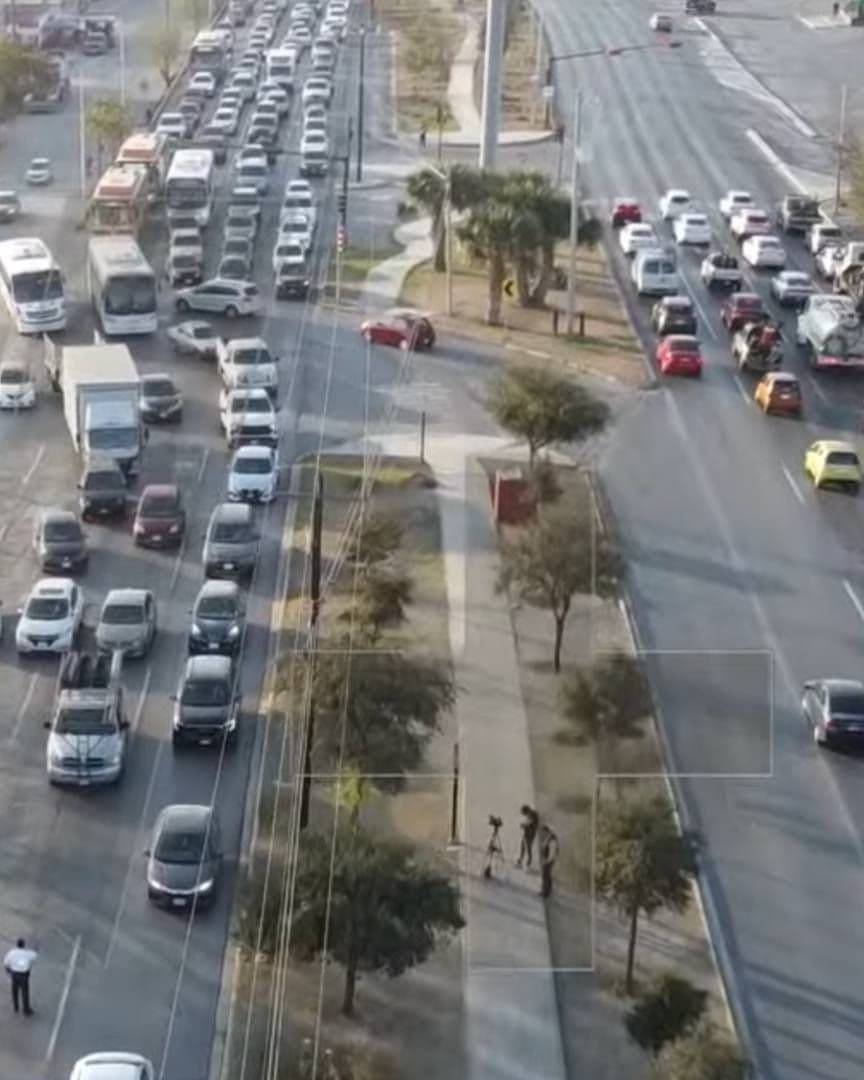 Trafico en Avenida Raúl Salinas tras atropello de menor