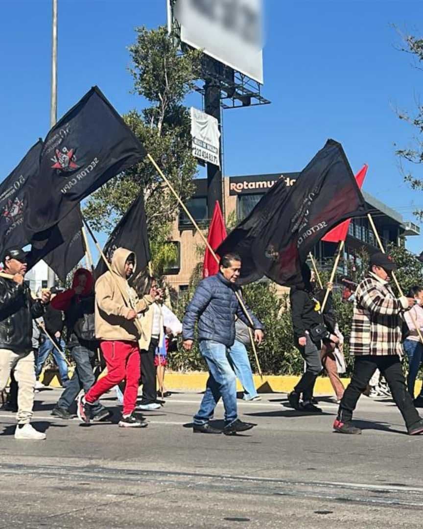 Cierre por Manifestación Vía Atlixcáyotl desde Caseta de Atlixco y Periférico por Organización 28 de Octubre