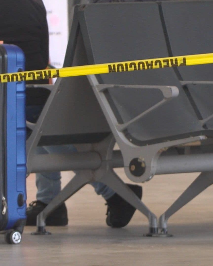 Acordonan sala de espera de Central de Autobuses de Monterrey por muerte de mujer