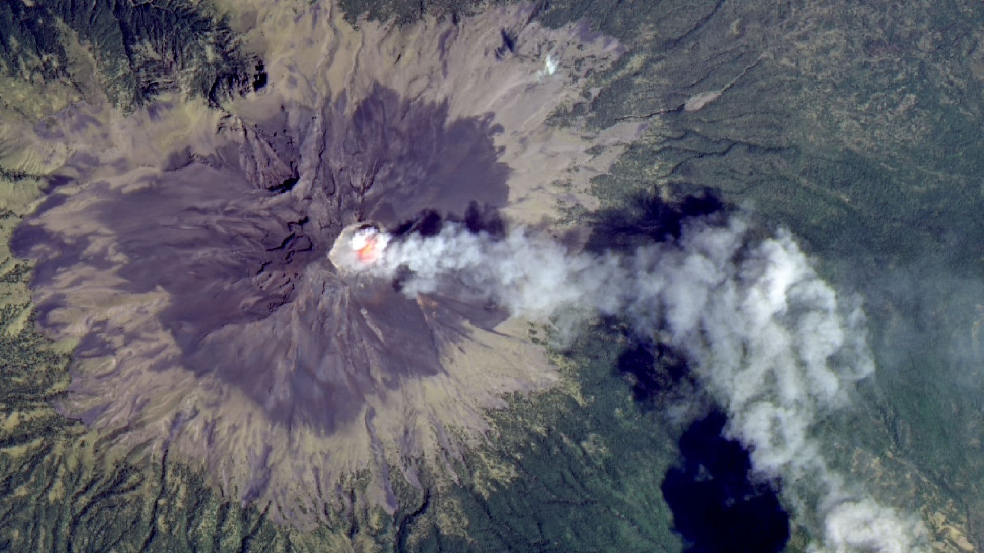 Revelan Foto de Fumarola del Volcán Popocatépetl Vista desde el Espacio