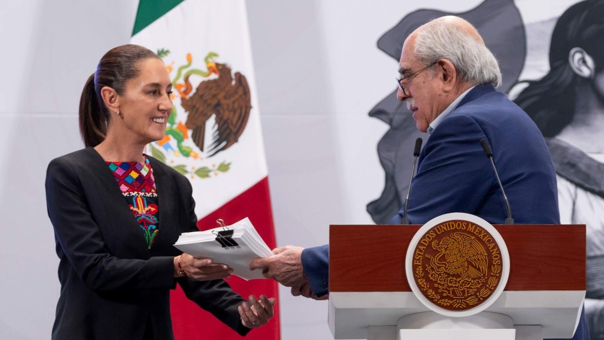 Fobaproa, "Tragedia que se Pudo Haber Evitado": Pablo Gómez Entrega Expedientes a Sheinbaum