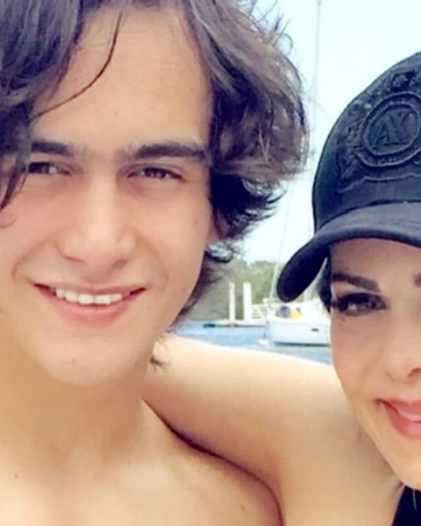 Maribel Guardia Escribe Emotivo Mensaje a Julián Figueroa; Hoy Cumpliría 30 Años