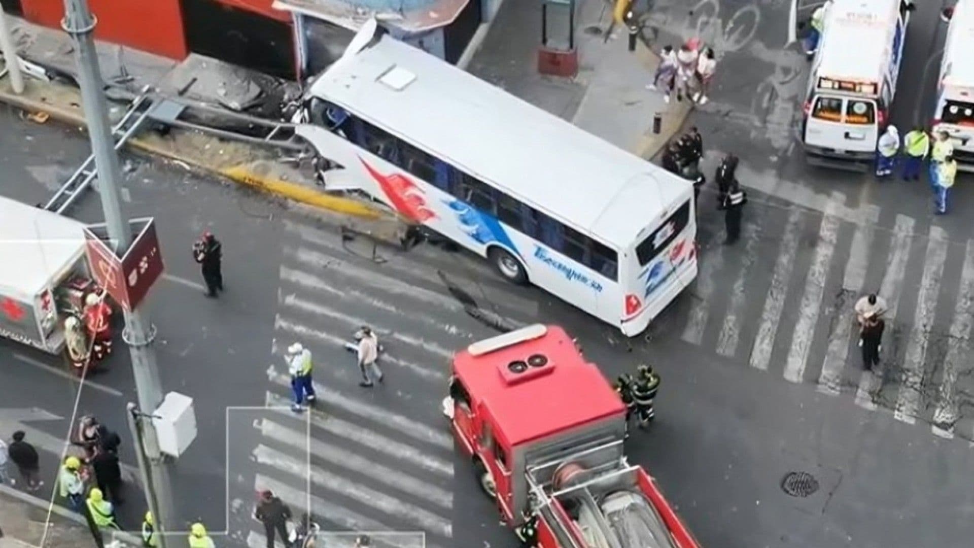 Mujer Muere y Dos Menores Resultan Heridos al Ser Embestidos por Un Camión en Martín Carrera