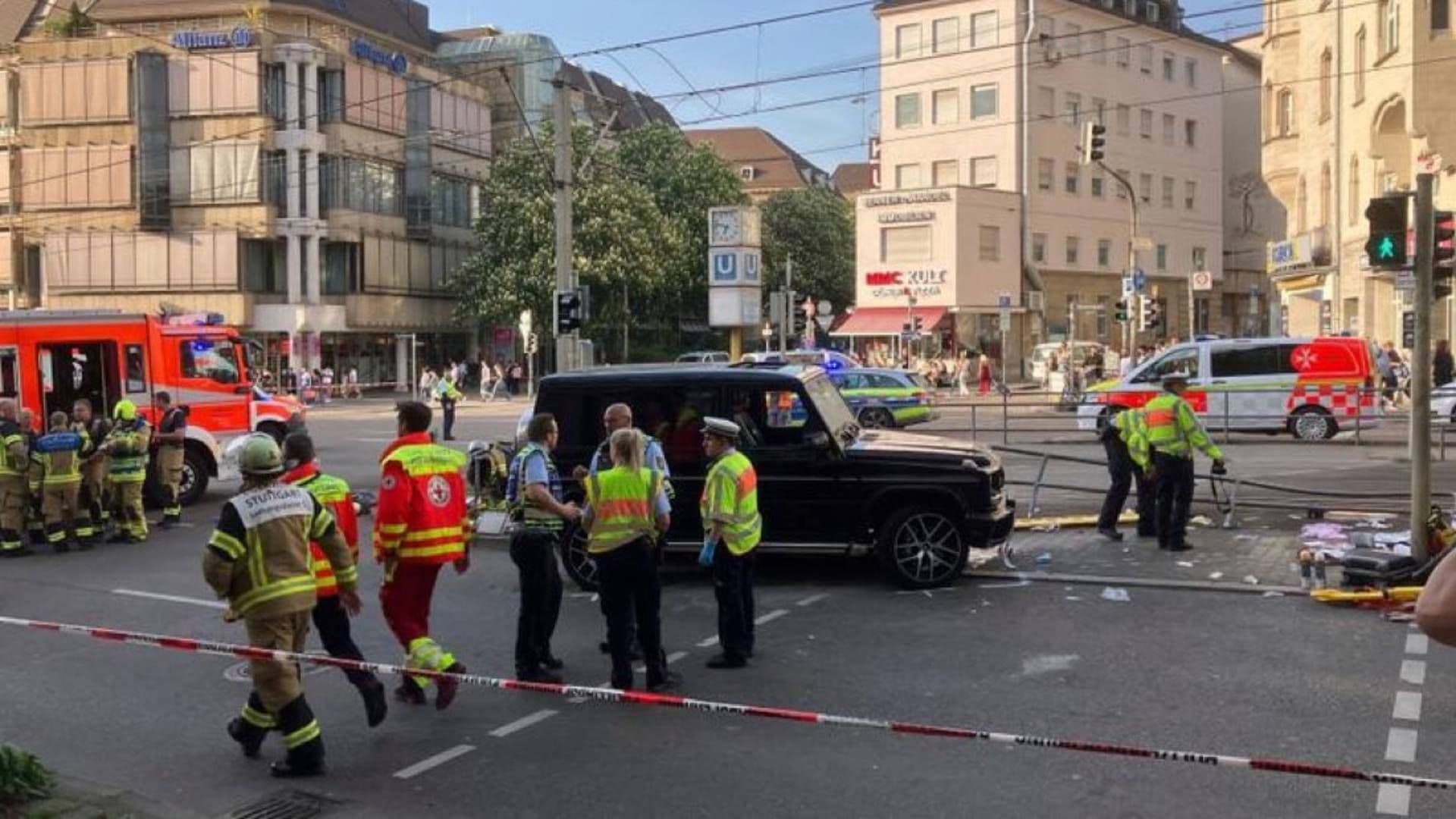 Sujeto Atropella a Grupo de Personas, en Alemania, en el que se Encontraban su Esposa e Hija