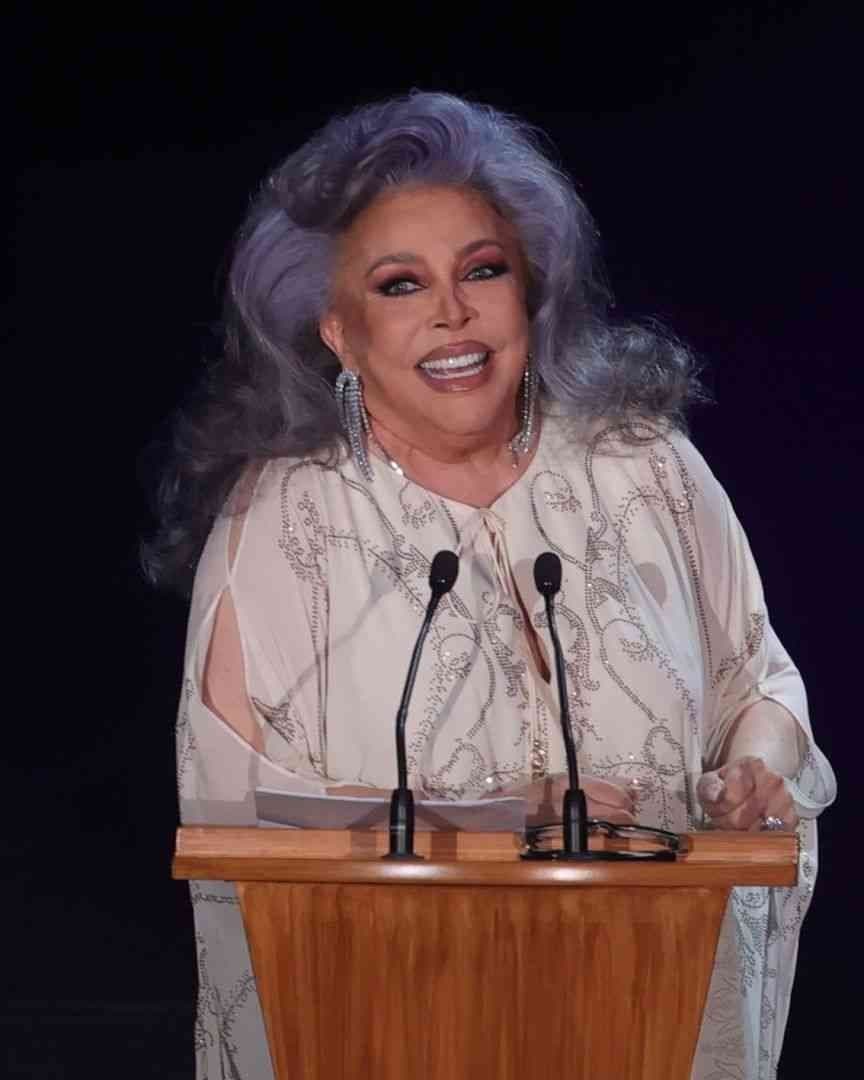 La actriz Verónica Castro durante un tributo a Marco Antonio Muñiz