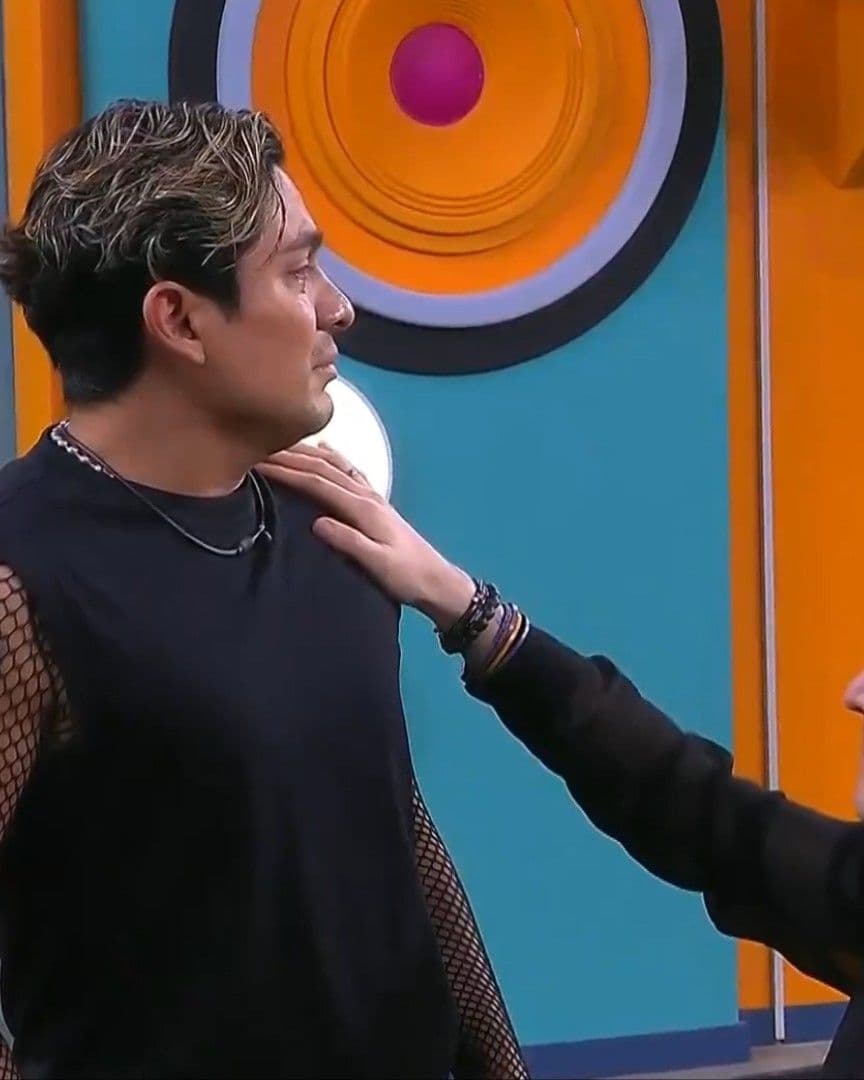 Ricardo Peralta vivió un momento muy emotivo cuando entró su novio Charly a La Casa de los Famosos México 2024
