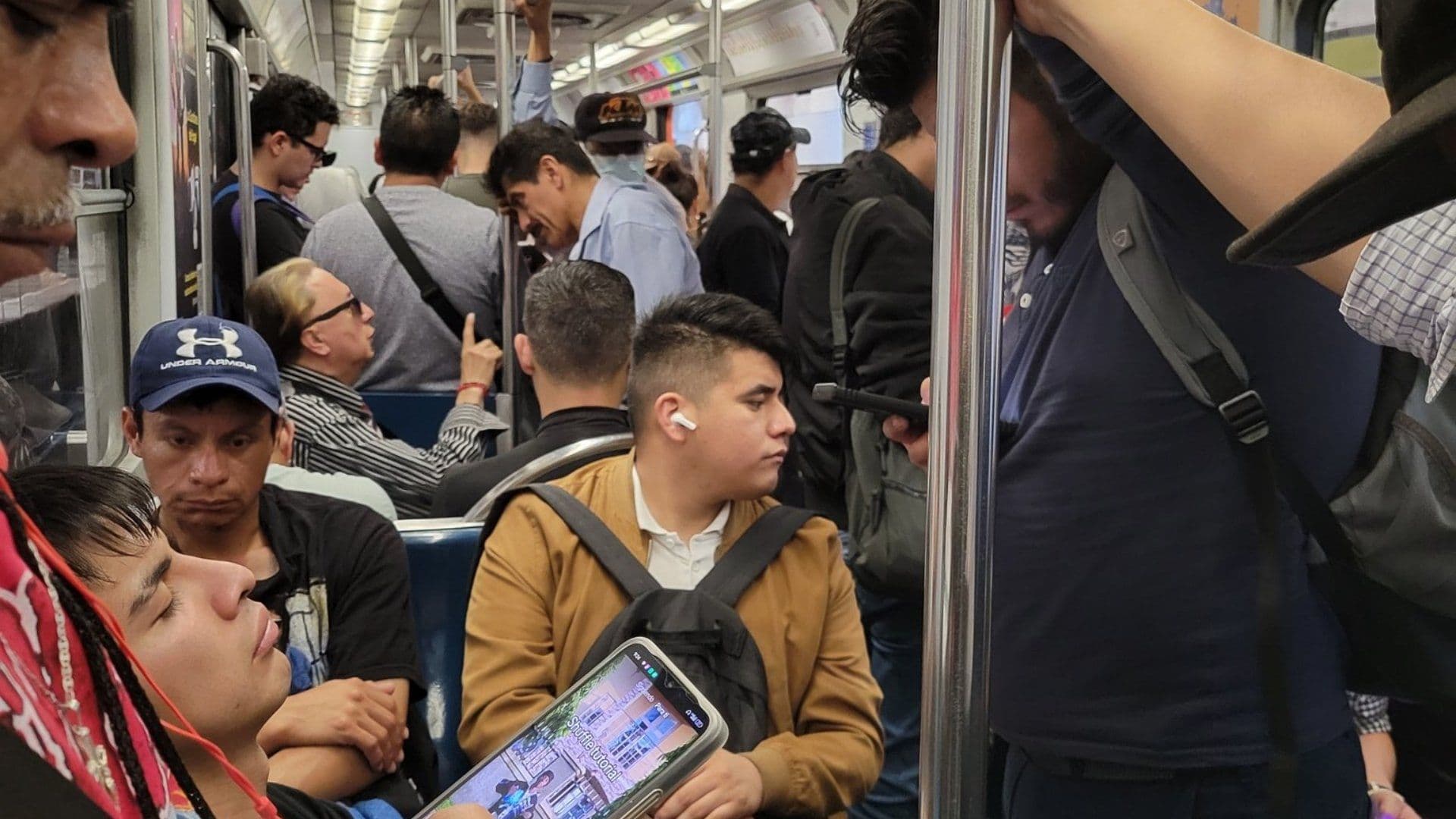 Caos en la Línea 3 del Metro de CDMX por Falla en las Estaciones Zapata y Universidad