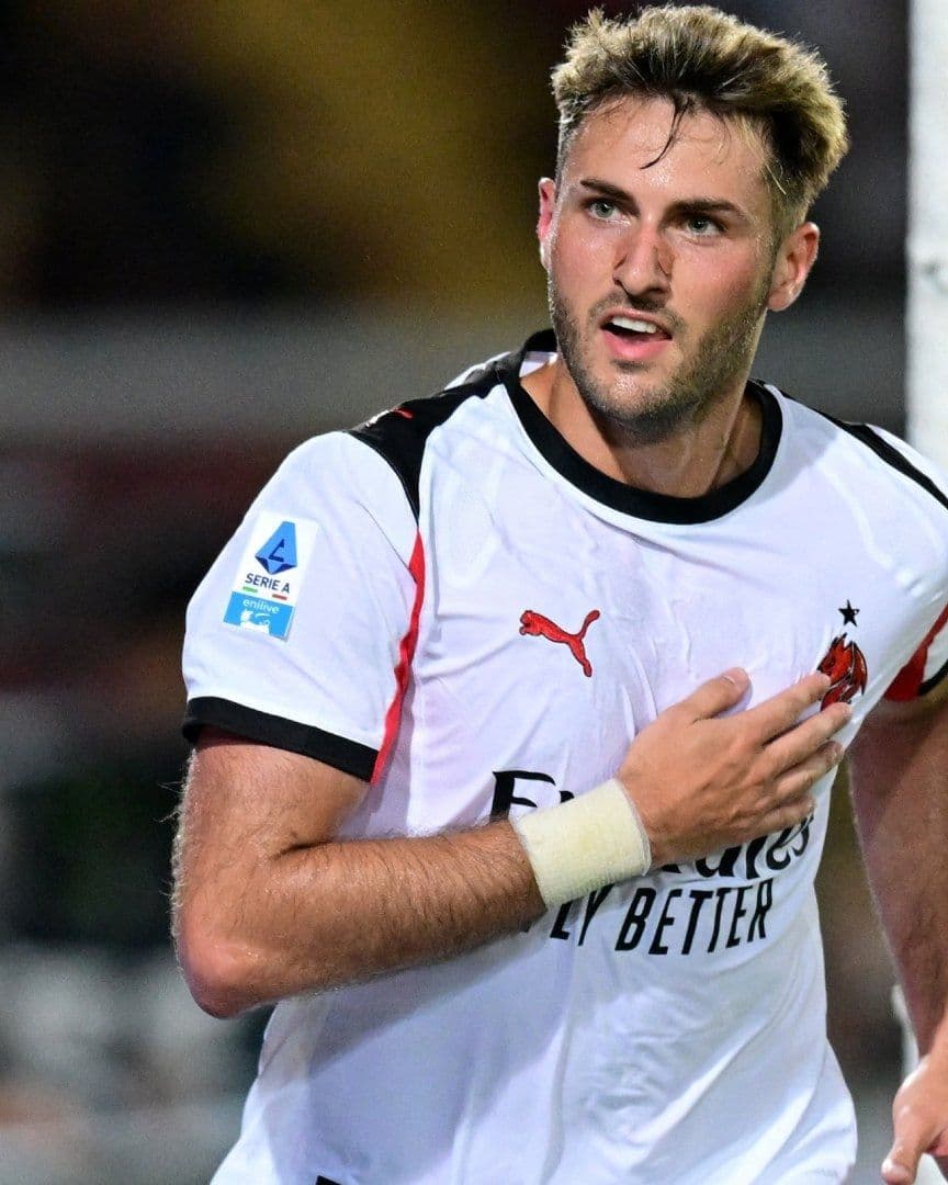 Santi Gimenez ya había manifestado su deseo de seguir en el Milán, ante los rumores sobre su salida.