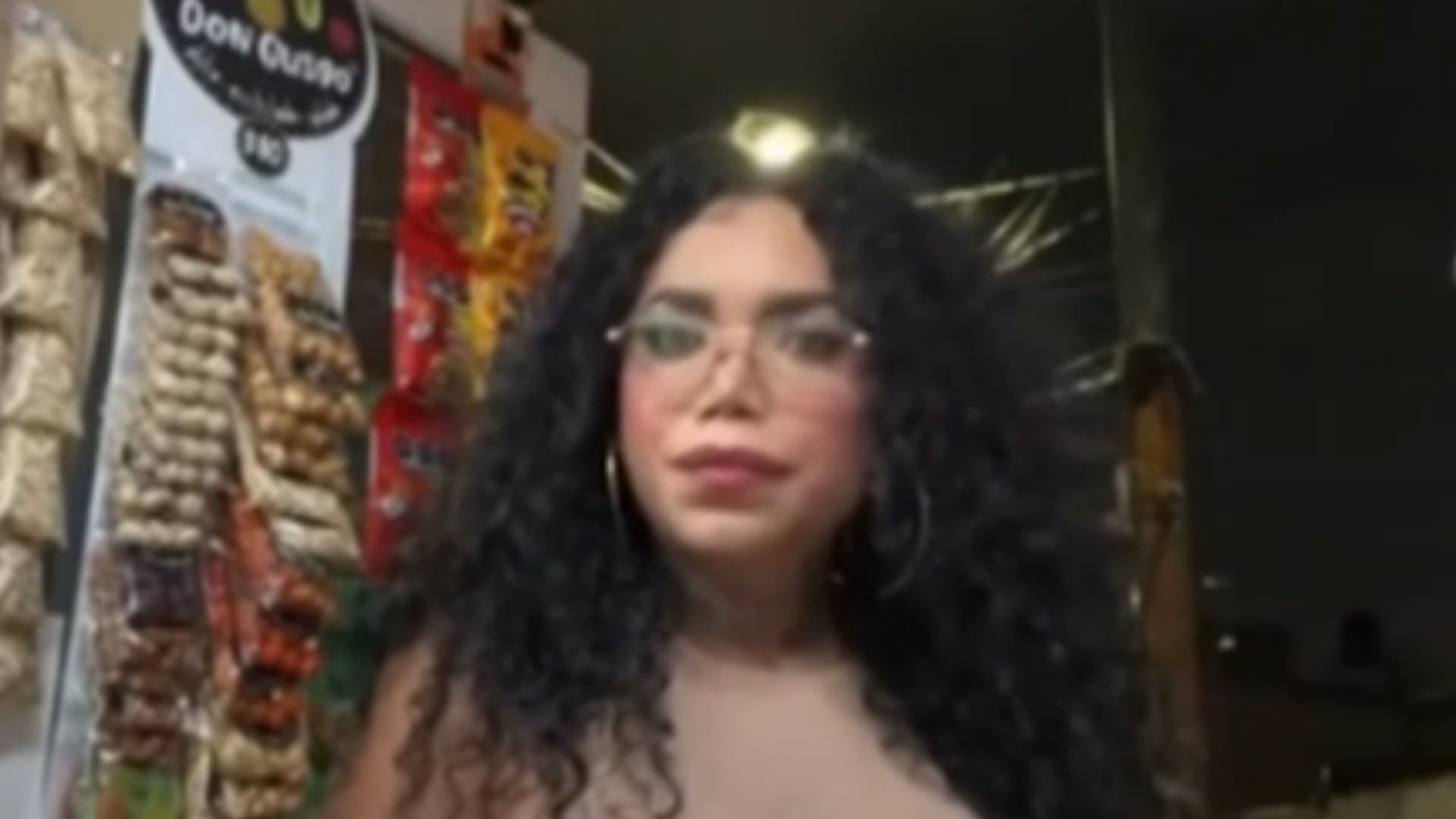 Momento en que Mujer Interrumpe Transmisión en Vivo de Paola Suárez por Desaparición de una Niña