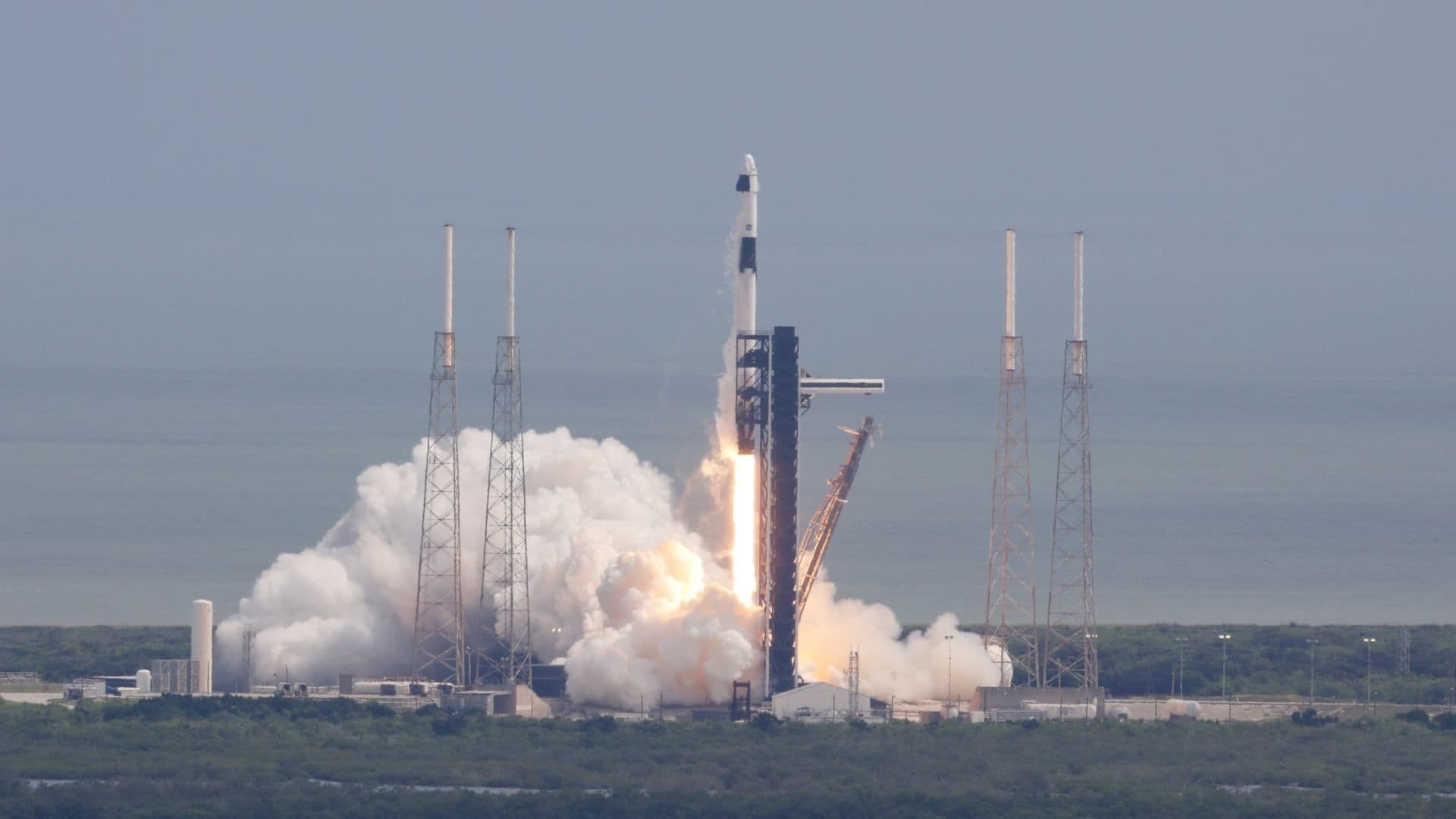 Despega Misión de SpaceX para Rescatar a Astronautas de Estación Espacial Internacional